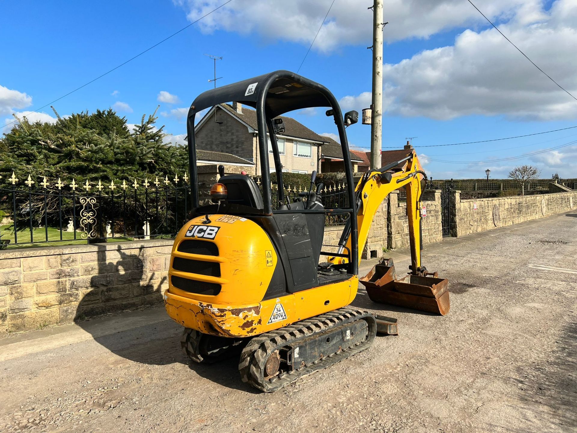 2017 JCB 8016 1.6 Ton Mini Digger, Runs Drives And Digs, X3 Buckets, Good Seat *PLUS VAT* - Image 4 of 19