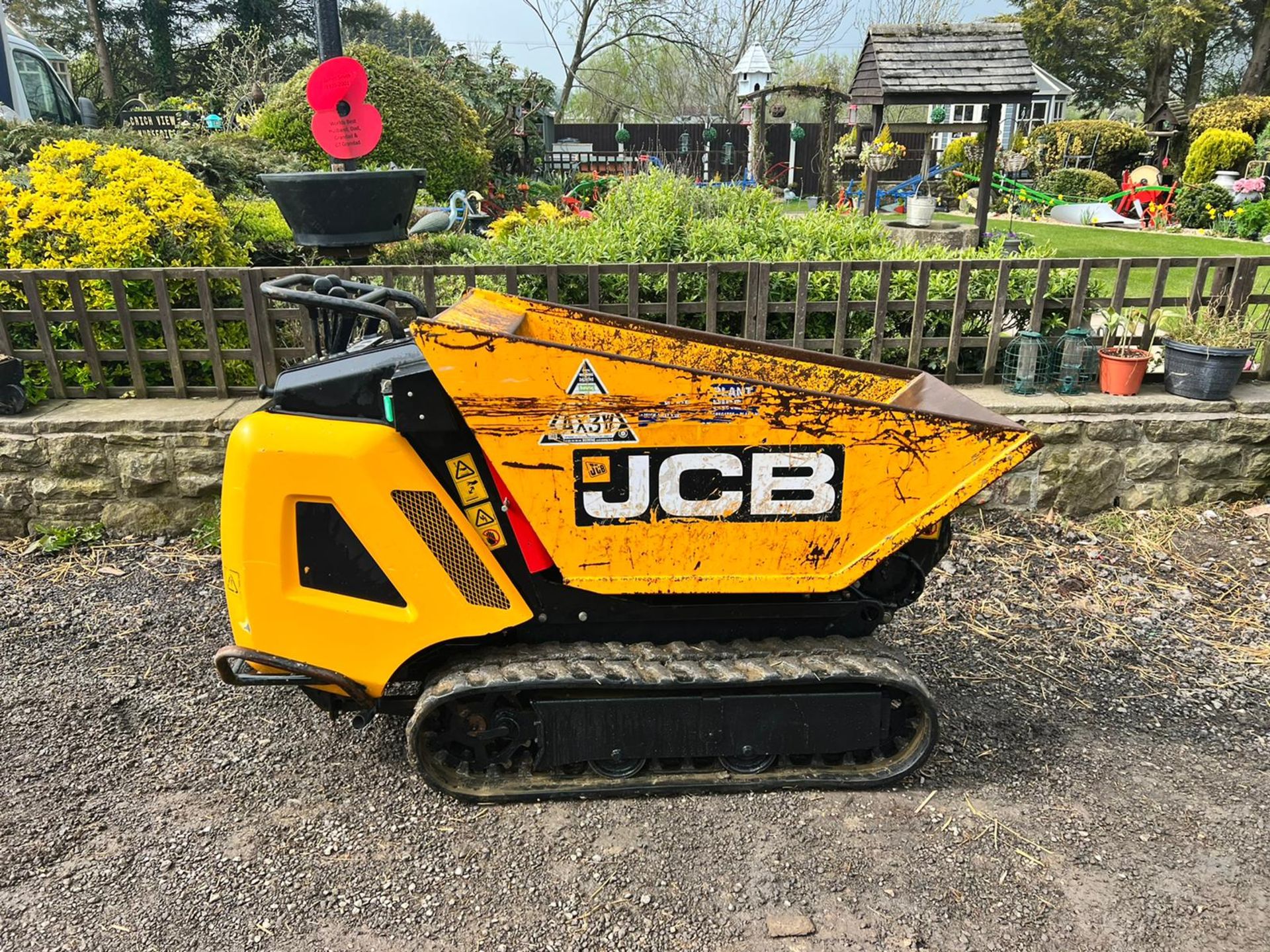 2019 JCB HTD-5 Diesel Tracked Dumper, Runs Drives And Tips *PLUS VAT* - Image 4 of 14