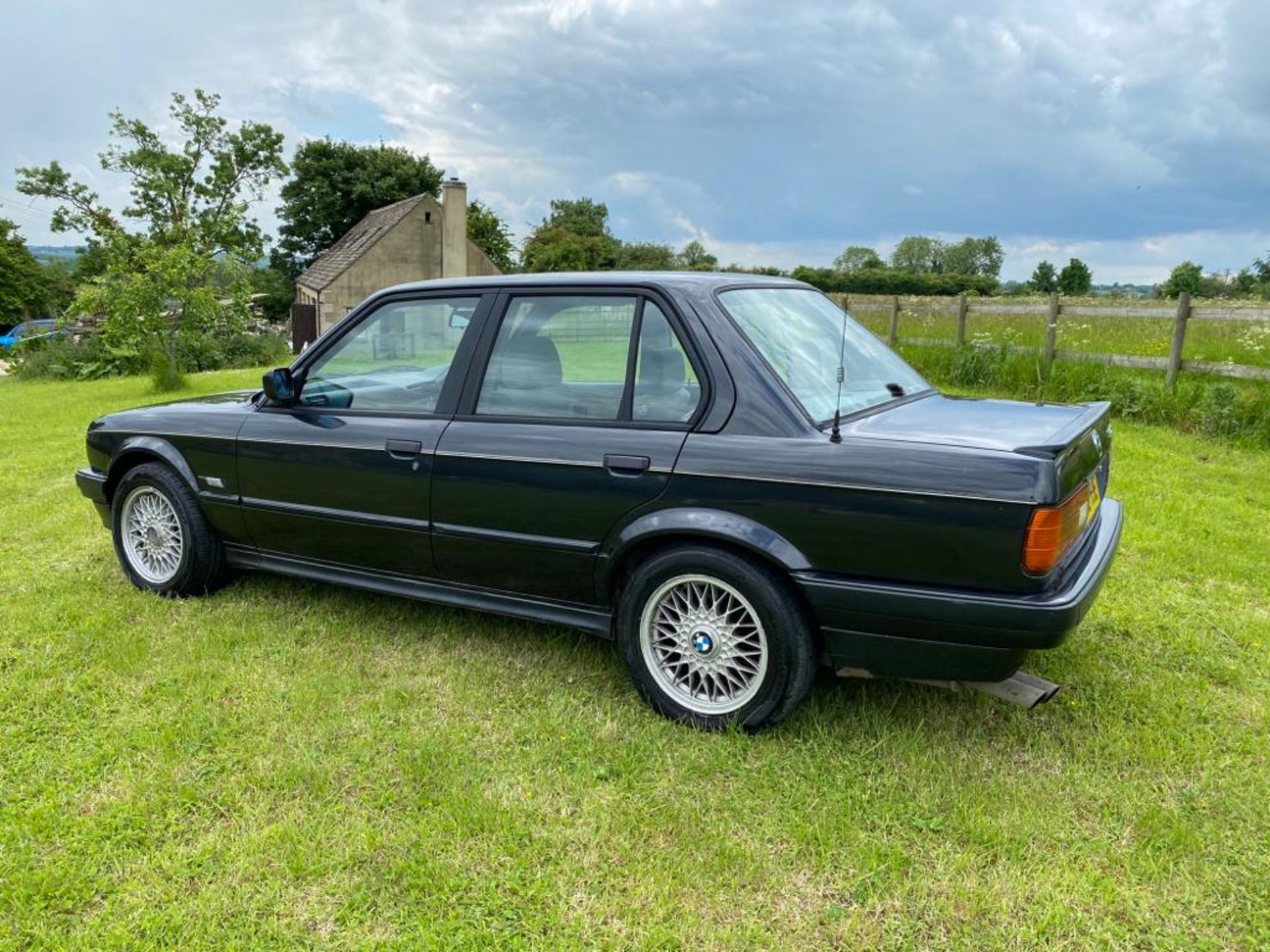 1991 BMW E30 325I SE BLACK SALOON *NO VAT* - Image 4 of 8