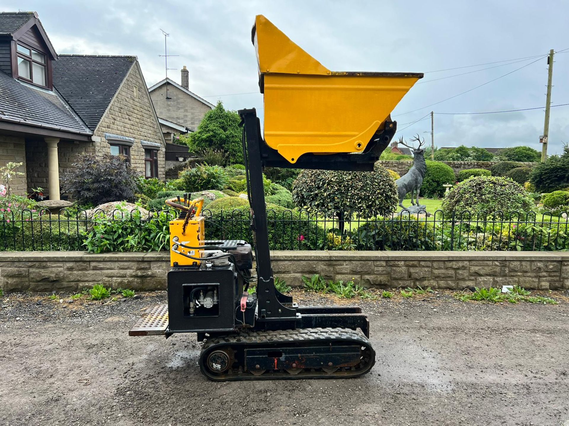 JCB Walk Behind Tracked Dumper, 2 SPEED TRACKING, ELECTRIC OR PULL START *PLUS VAT* - Image 2 of 19