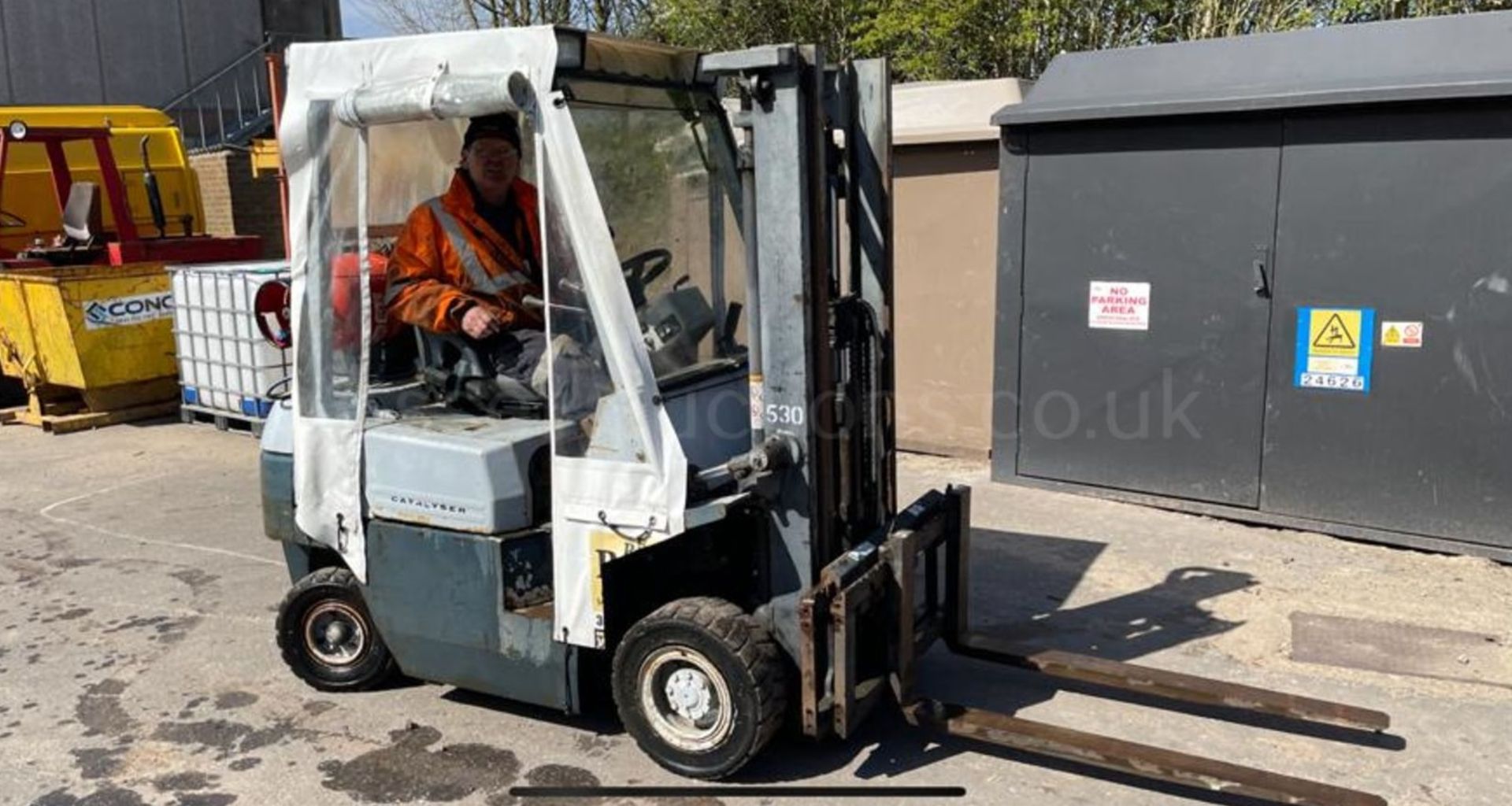 KALMAR 1.6T GAS CONTAINER SPEC FORKLIFT, STARTS DRIVES AND LIFTS TO 3.3M *PLUS VAT* - Image 6 of 15