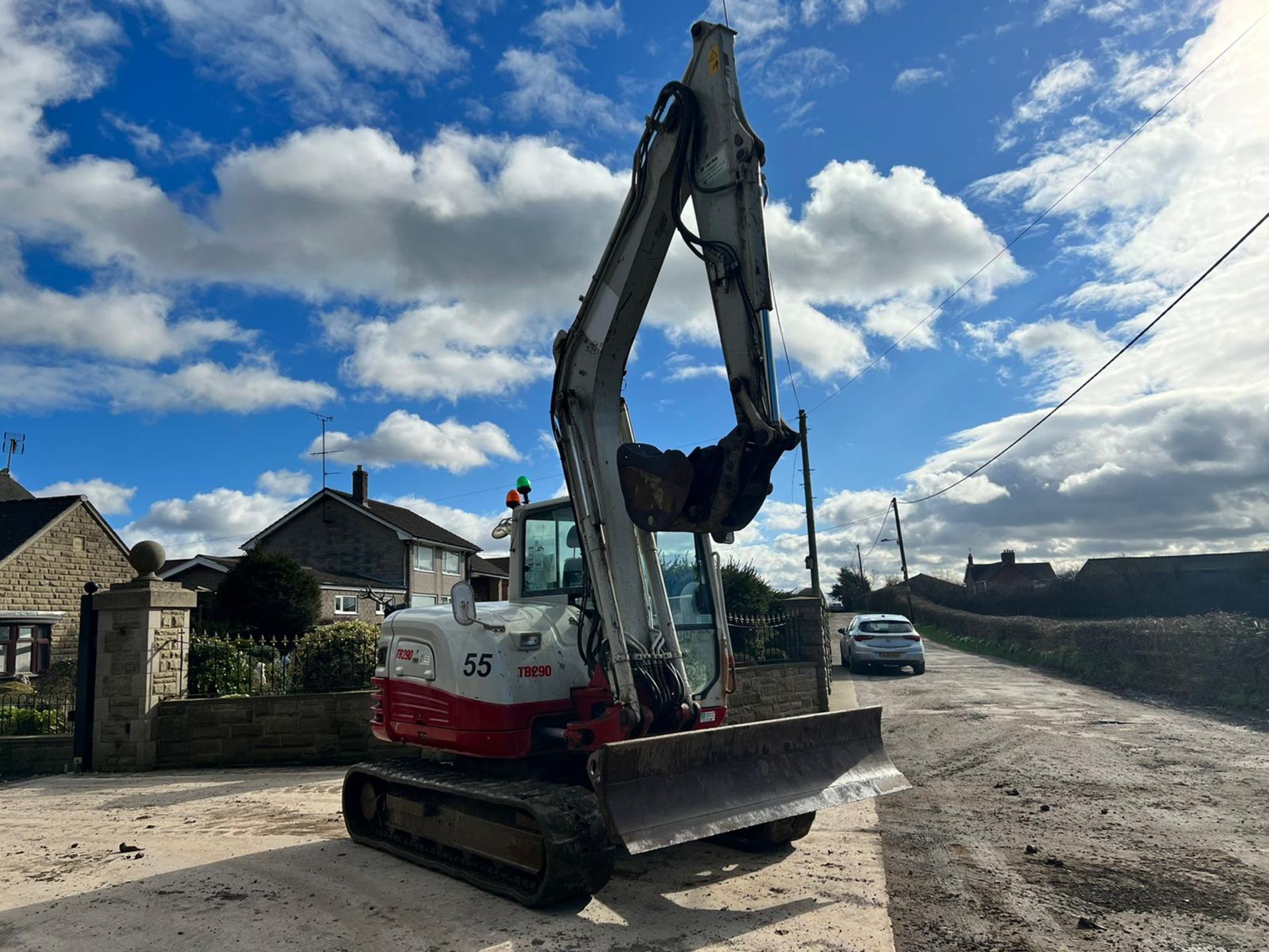 2015 TAKEUCHI TB290 8.5 TON EXCAVATOR, RUNS DRIVES AND DIGS, SHOWING A LOW 6010 HOURS *PLUS VAT* - Image 4 of 23