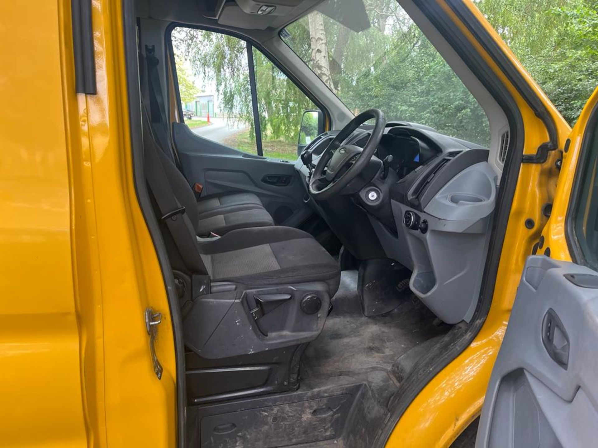 2015 FORD TRANSIT 350 YELLOW PANEL VAN *PLUS VAT* - Image 11 of 12