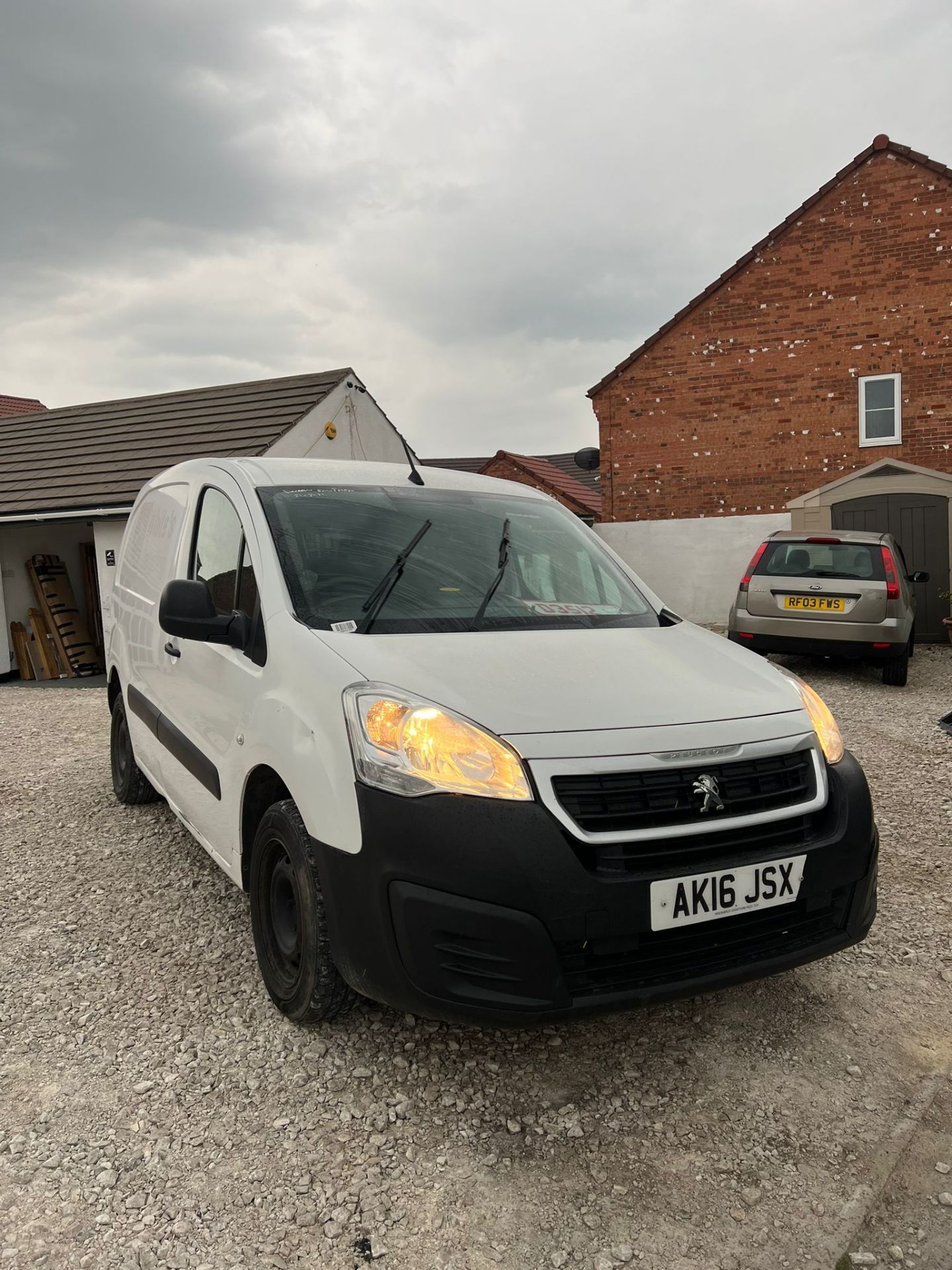 2016 PEUGEOT PARTNER 850 PROFESSIONAL HDI WHITE PANEL VAN, 158,840 miles *PLUS VAT*