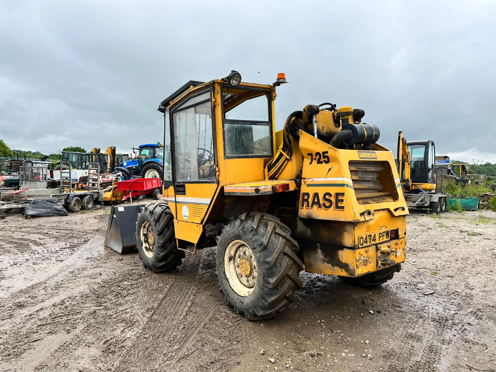 SANDERSON 725 4WD TELEHANDLER WITH PALLET FORKS AND BUCKET *PLUS VAT* - Image 8 of 21