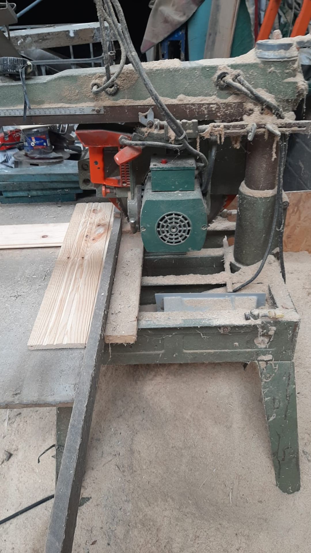 DEWALT RADIAL ARM SAW MODEL 1370, STILL IN USE, 240 VOLT *NO VAT* - Image 3 of 5