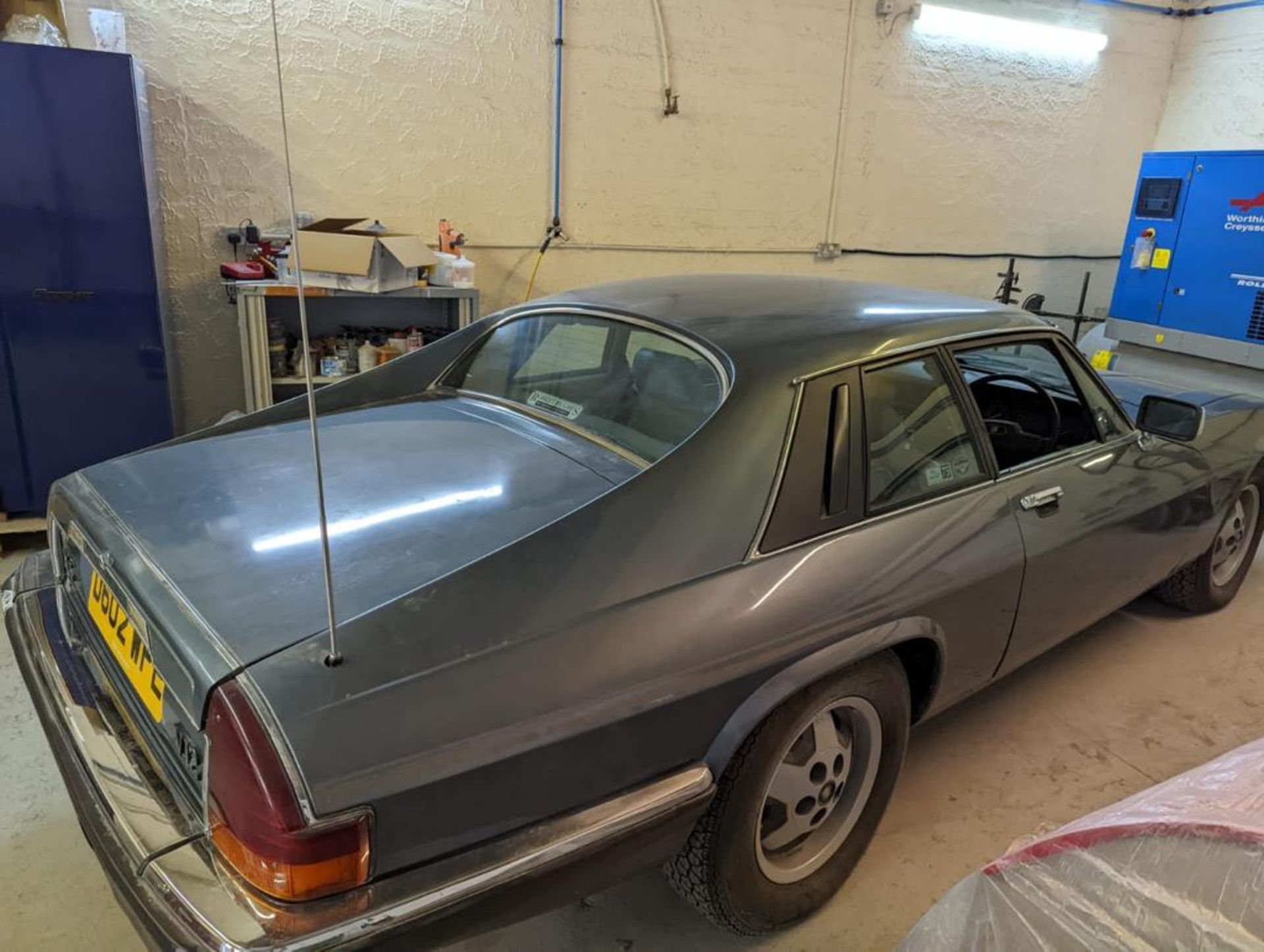 1986/D REG JAGUAR XJS V12 GREY 5343CC PETROL, MANUAL GEARBOX, SHOWING 3 FORMER KEEPERS *NO VAT* - Image 2 of 3