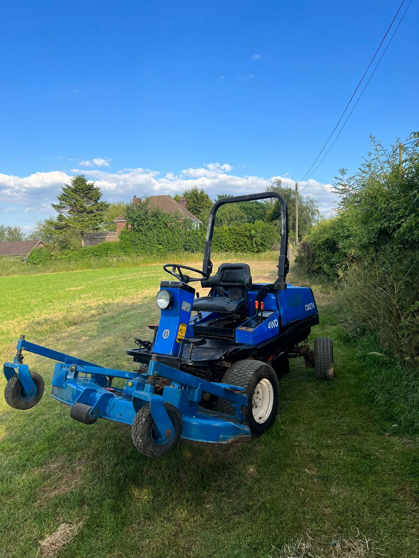 NEW HOLLAND CM274 OUT FRONT RIDE ON LAWN MOWER *PLUS VAT*