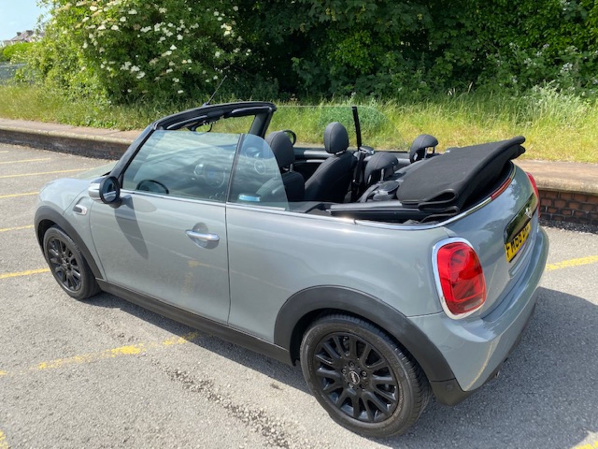 2019/68 MINI COOPER CLASSIC GREY CONVERTIBLE *PLUS VAT* - Image 8 of 18