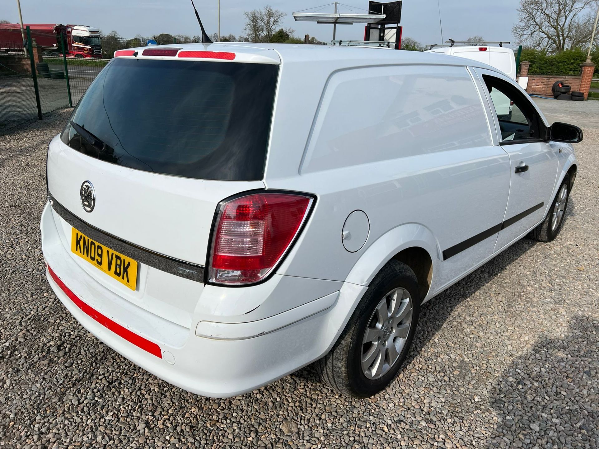 2009 VAUXHALL ASTRA CLUB CDTI VAN, 1.3 DIESEL, 108,977 MILES *NO VAT* - Image 3 of 8