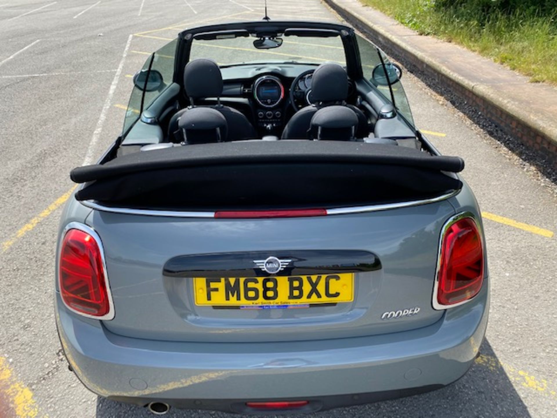 2019/68 MINI COOPER CLASSIC GREY CONVERTIBLE *PLUS VAT* - Image 7 of 18