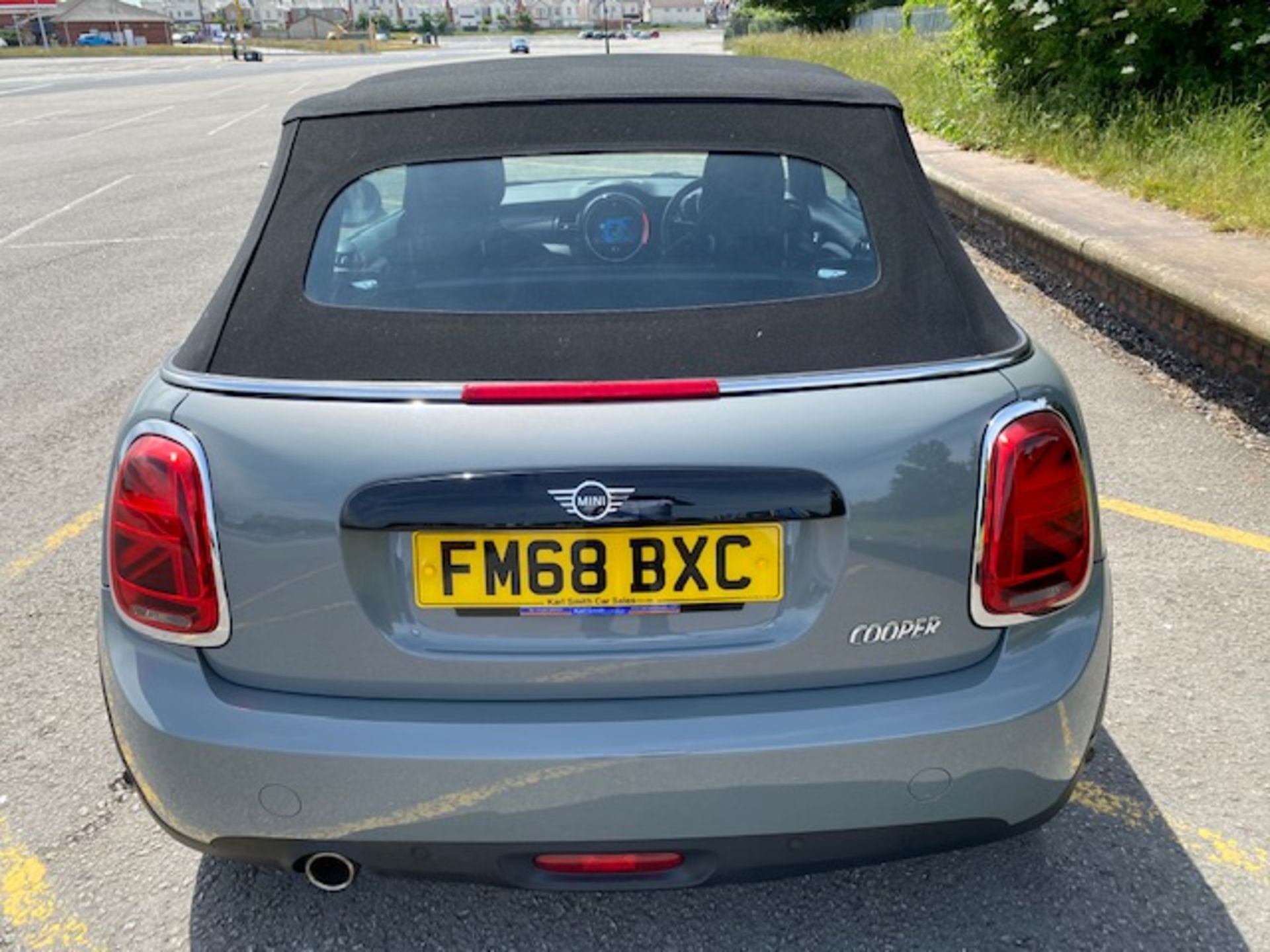 2019/68 MINI COOPER CLASSIC GREY CONVERTIBLE *PLUS VAT* - Image 6 of 18