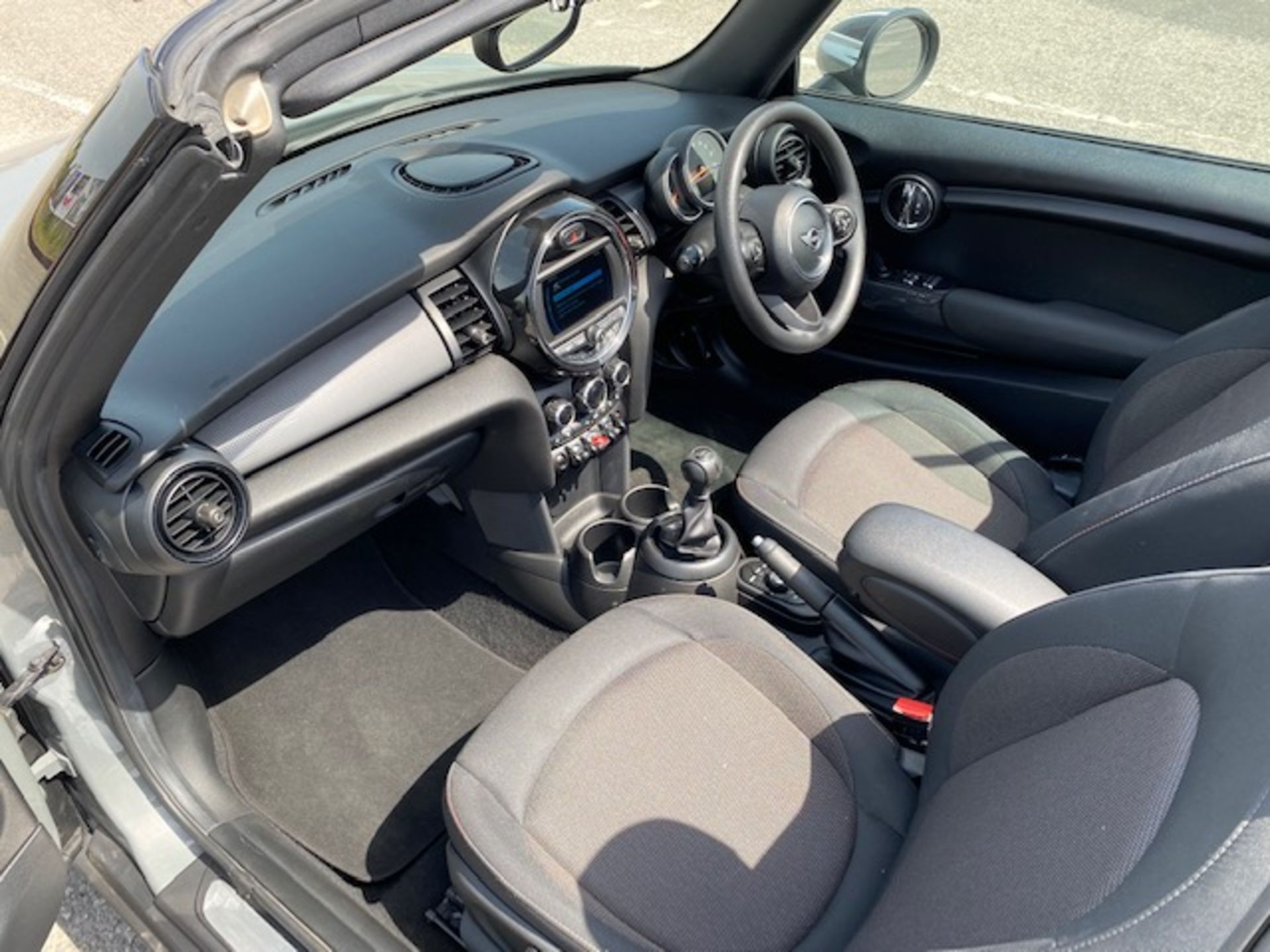 2019/68 MINI COOPER CLASSIC GREY CONVERTIBLE *PLUS VAT* - Image 18 of 18