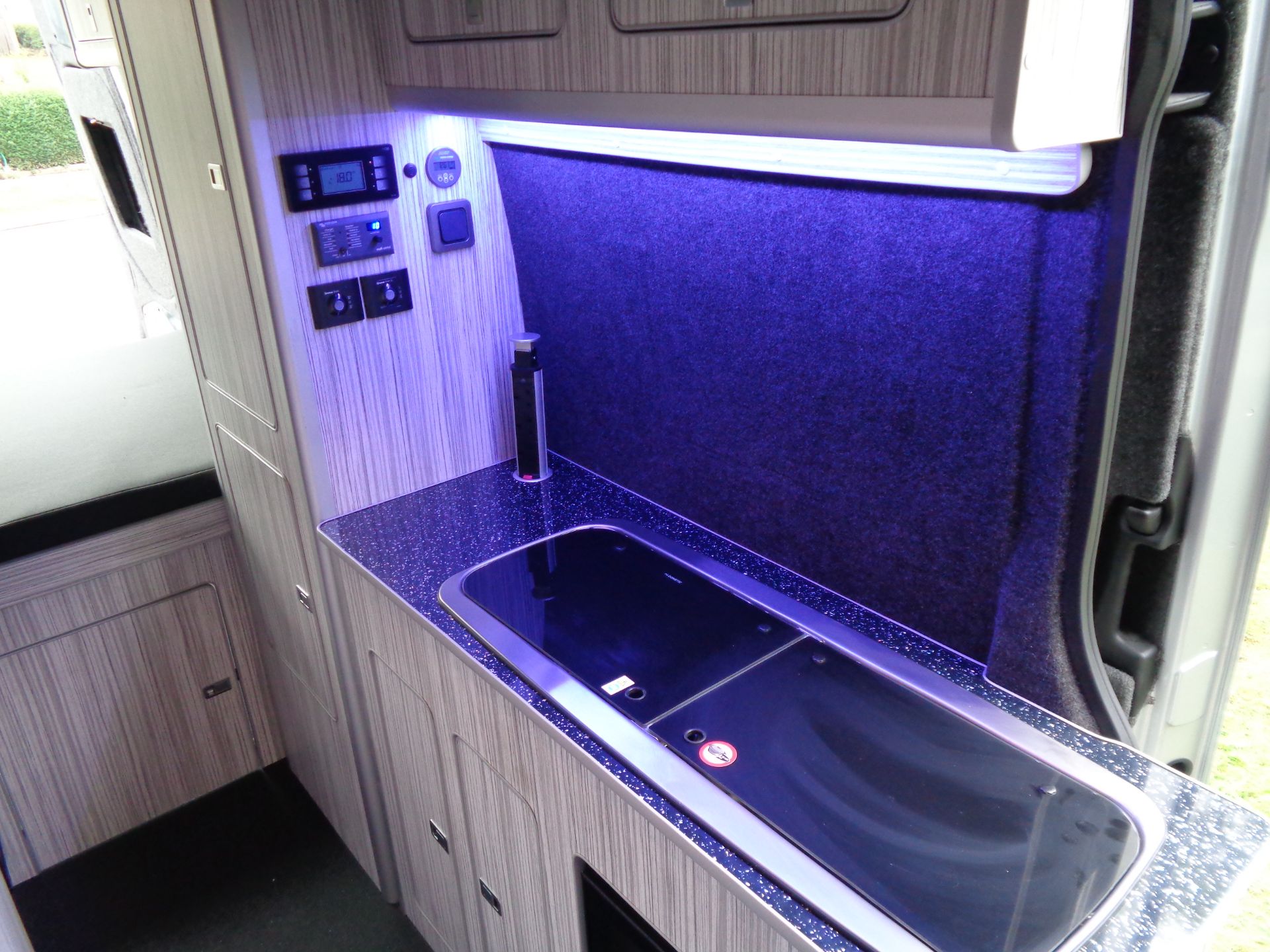2019/68 MERCEDES-BENZ SPRINTER 314 CDI SILVER MOTORHOME, INCLUDES AN ARRAY OF FEATURES! *PLUS VAT* - Image 12 of 20