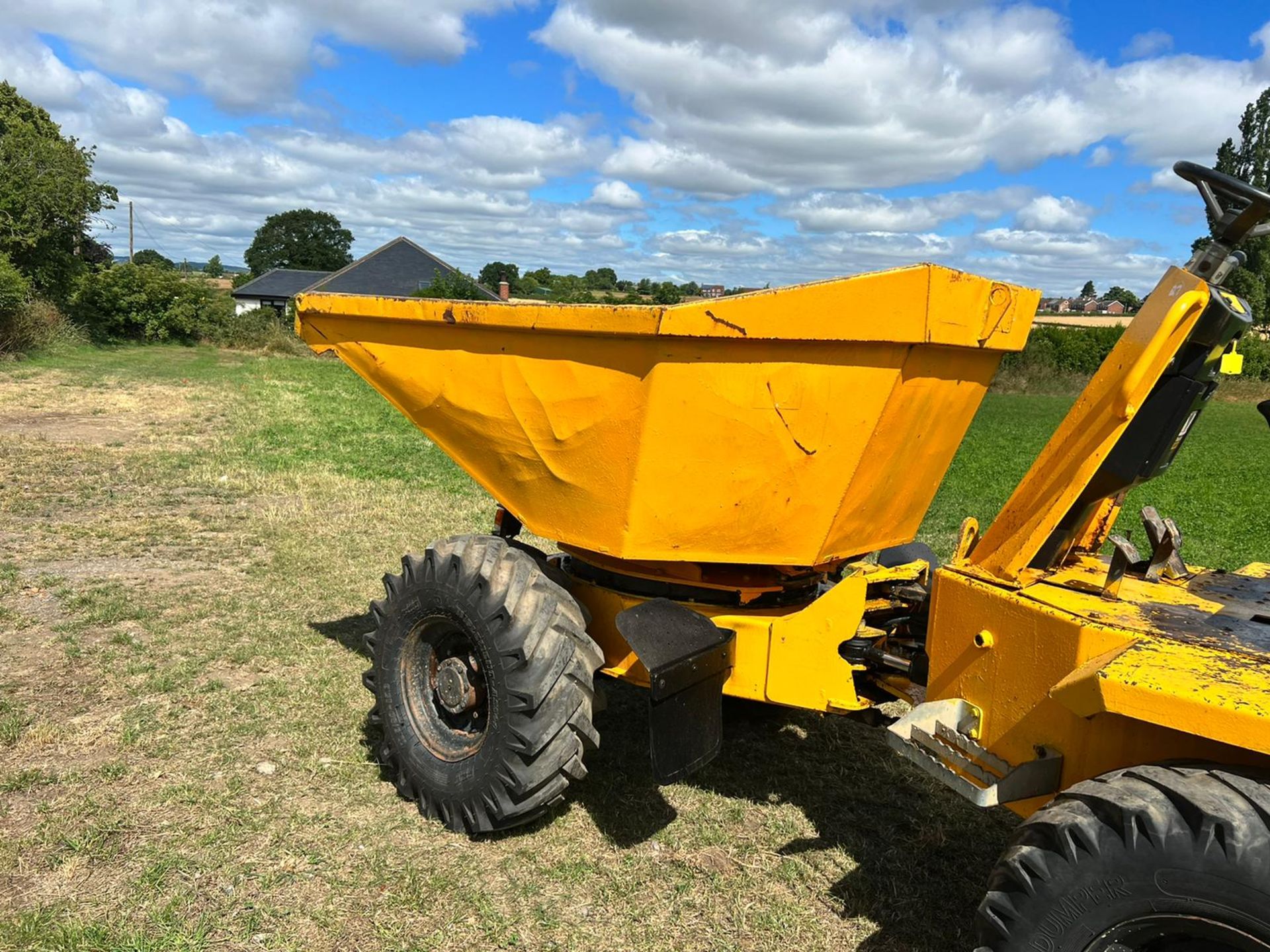 2010/59 Thwaites Mach 573 3 Tonne Swivel Skip 4WD Dumper *PLUS VAT* - Image 6 of 20