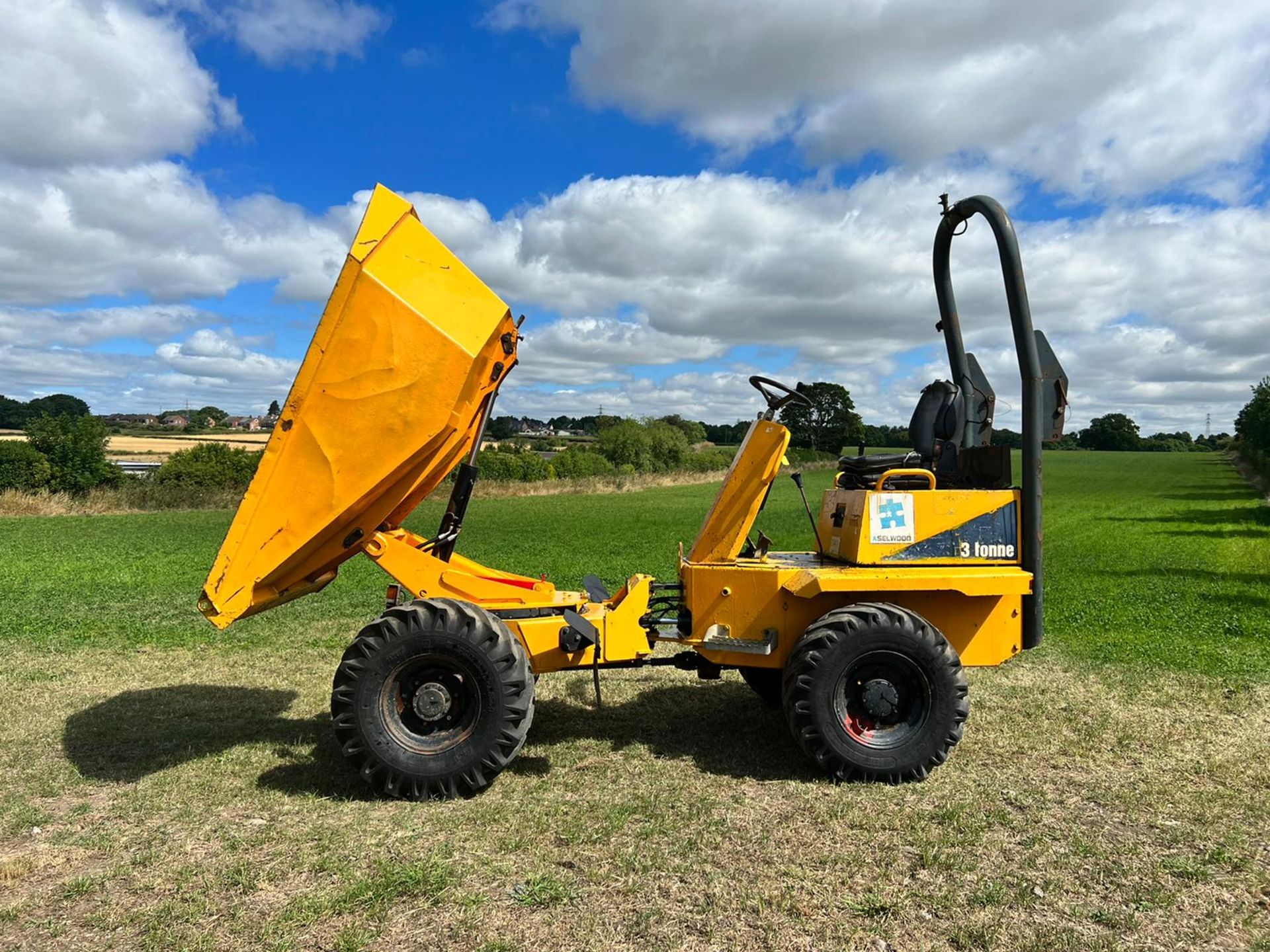 2010/59 Thwaites Mach 573 3 Tonne Swivel Skip 4WD Dumper *PLUS VAT* - Image 19 of 20