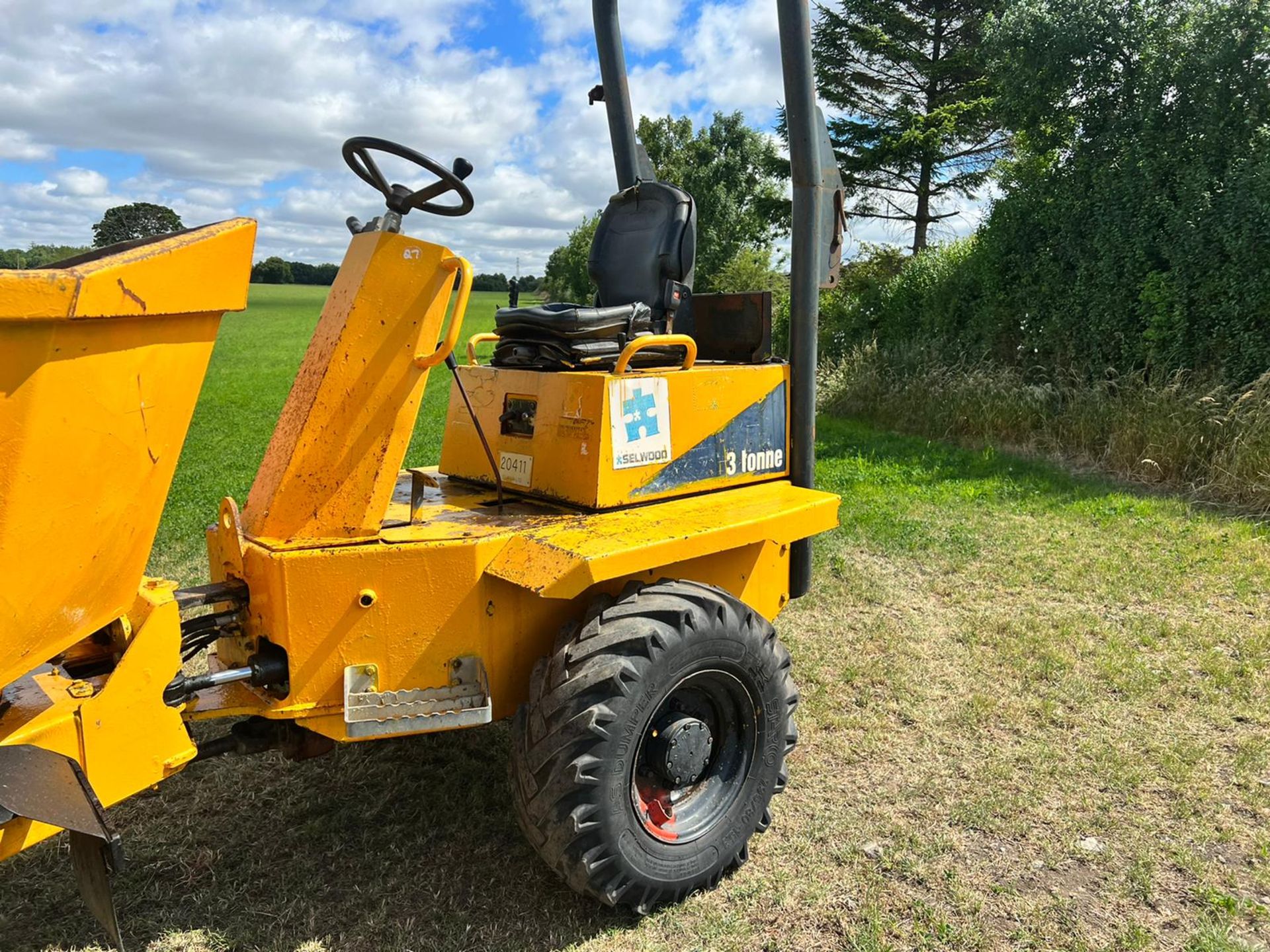 2010/59 Thwaites Mach 573 3 Tonne Swivel Skip 4WD Dumper *PLUS VAT* - Image 8 of 20