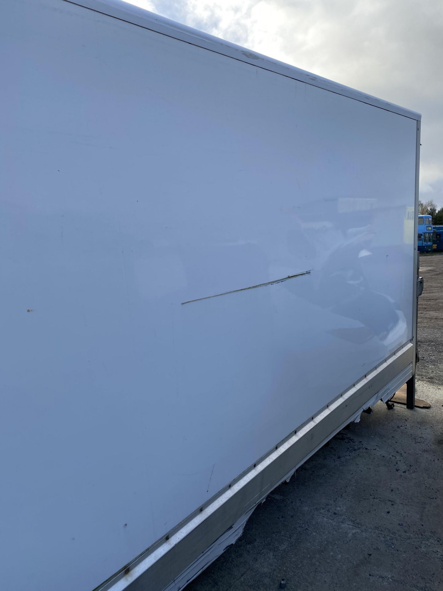 LUTON BODY WITH TAIL LIFT, TAKEN FROM A 2016 FORD TRANSIT VAN, APPROX 13FT LONG *PLUS VAT* - Image 7 of 10