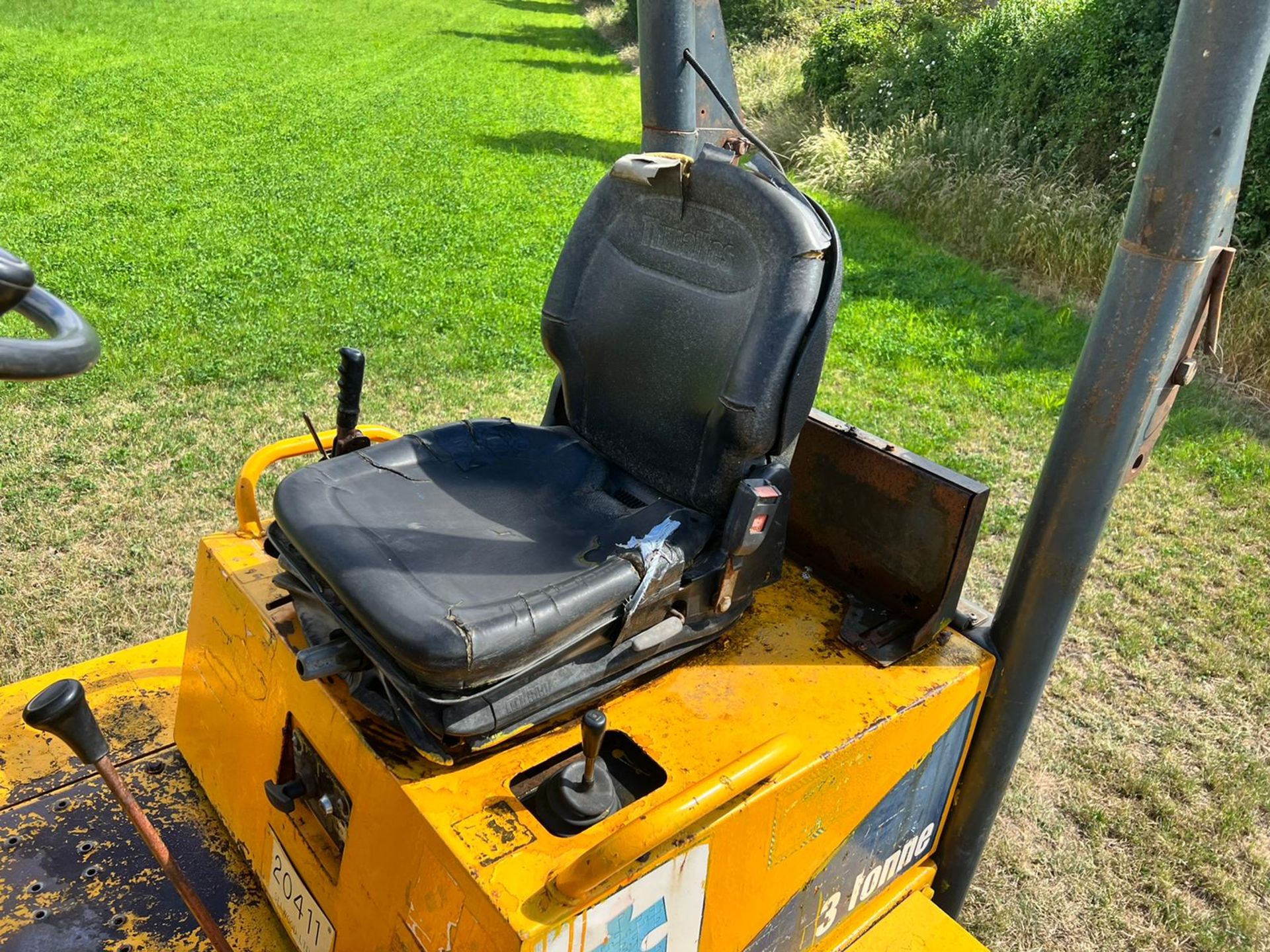 2010/59 Thwaites Mach 573 3 Tonne Swivel Skip 4WD Dumper *PLUS VAT* - Image 14 of 20