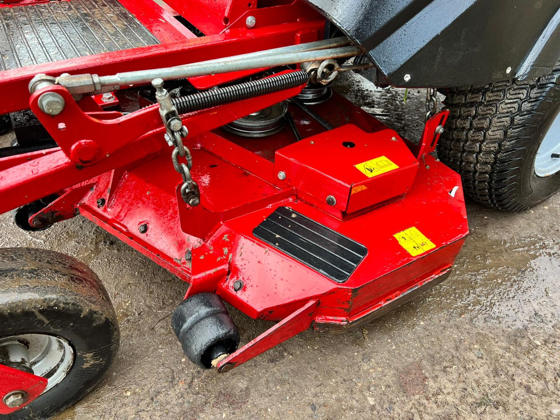 2015 FERRIS IS2500Z ZERO TURN MOWER, RUNS DRIVES AND DIGS, SHOWING A LOW 1134 HOURS *PLUS VAT* - Image 12 of 14