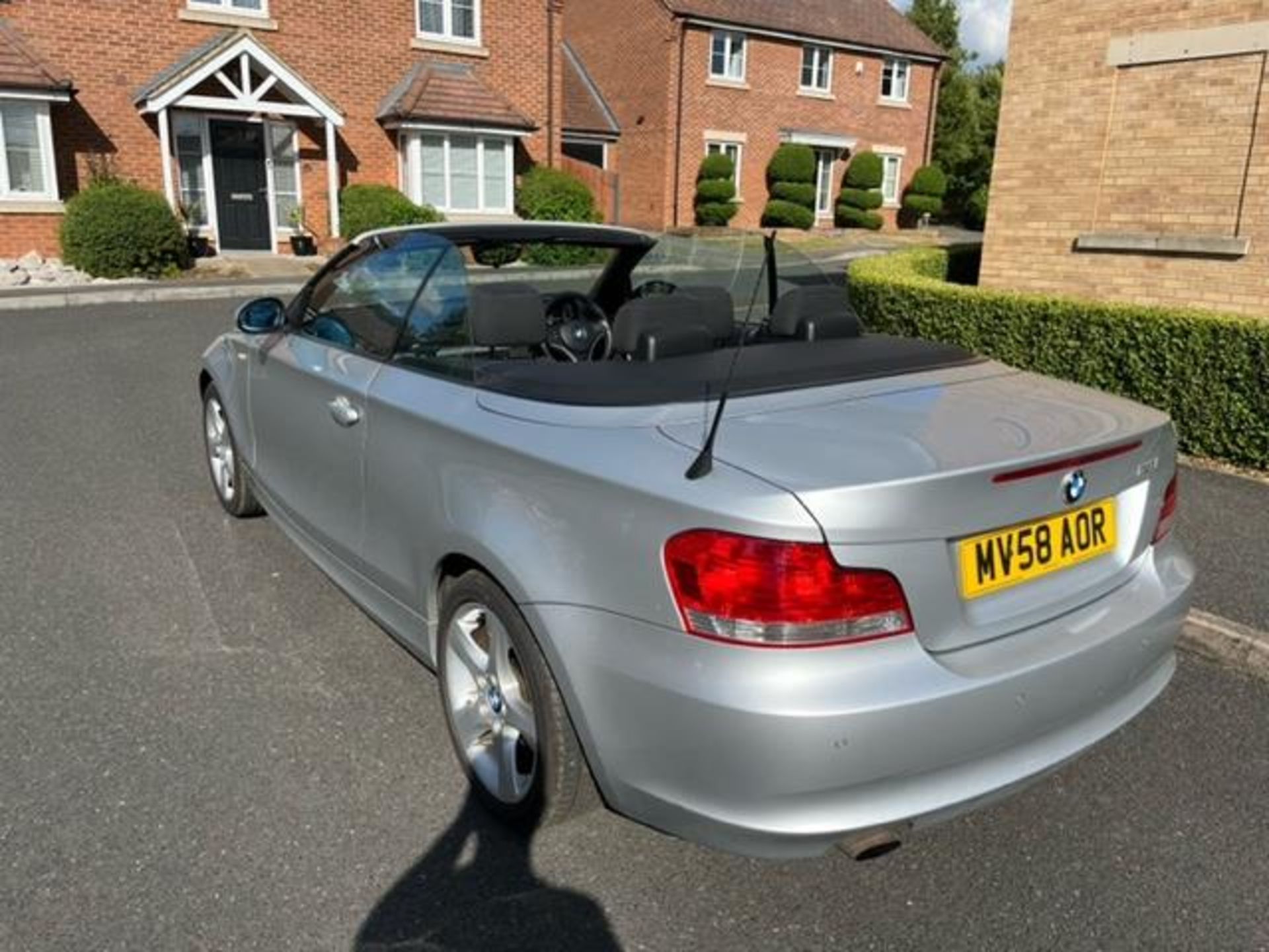 2008/58 BMW 118I SE SILVER CONVERTIBLE *NO VAT* - Image 10 of 15