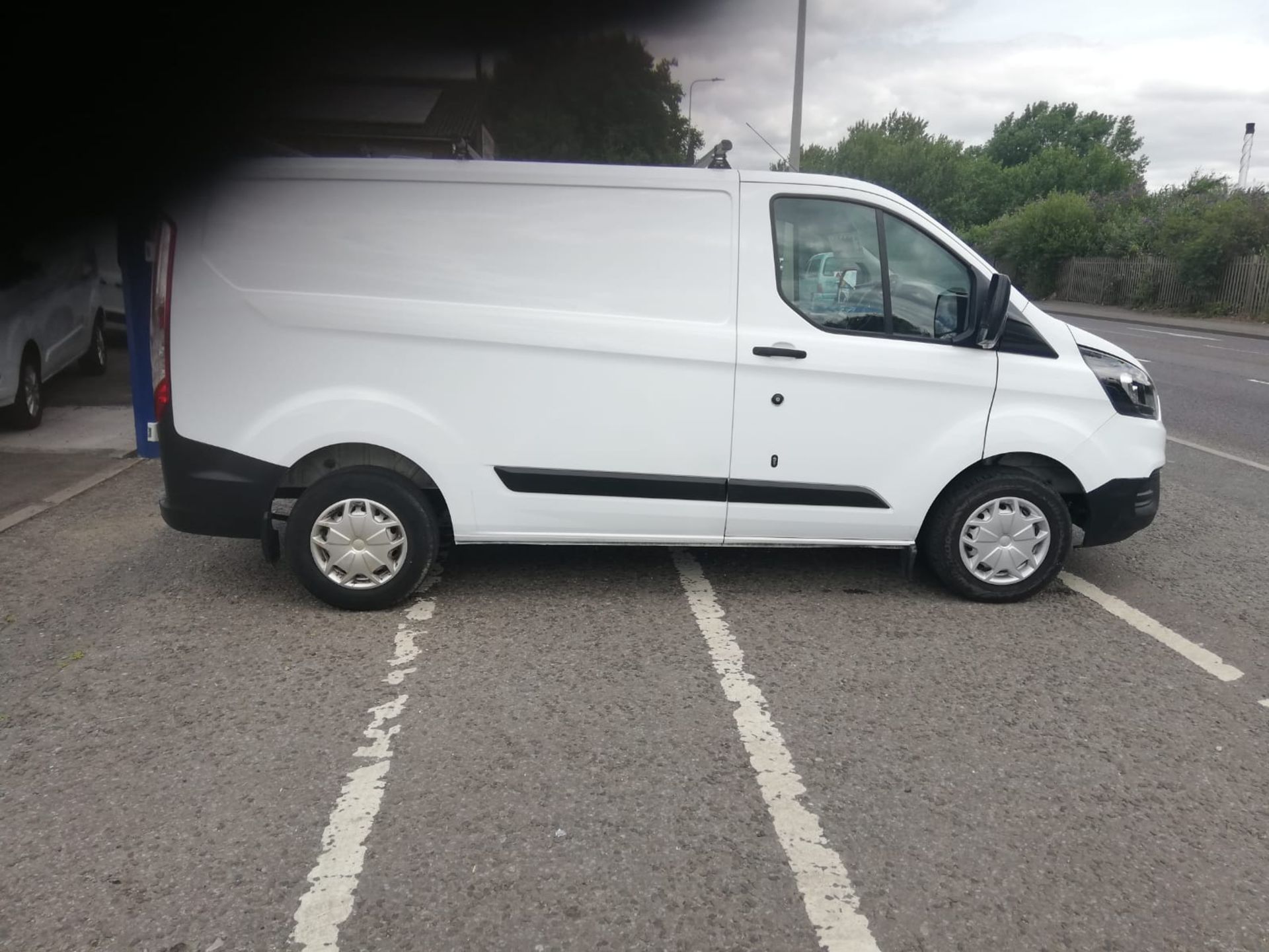 2019 FORD TRANSIT CUSTOM 300 BASE WHITE PANEL VAN, 58k miles *PLUS VAT* - Image 8 of 10