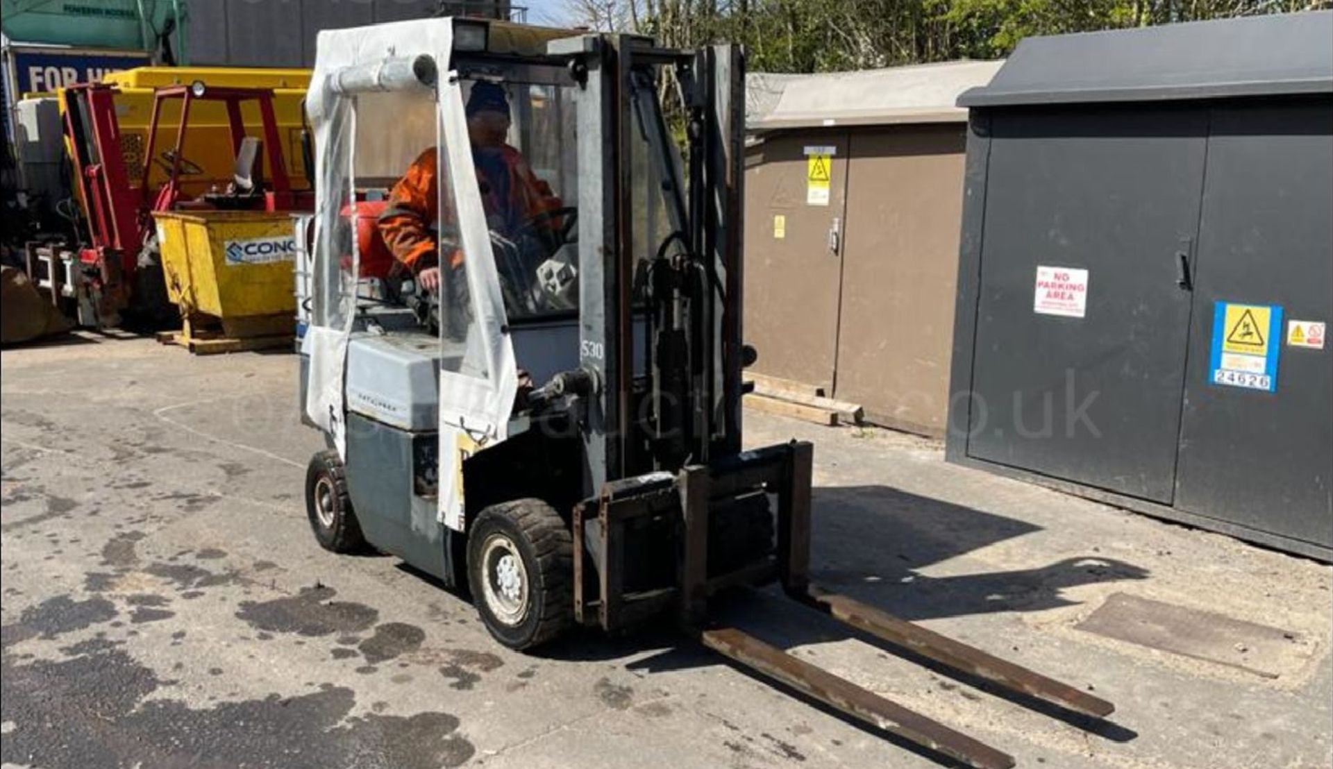 KALMAR 1.6T GAS CONTAINER SPEC FORKLIFT, STARTS DRIVES AND LIFTS TO 3.3M *PLUS VAT* - Image 10 of 15