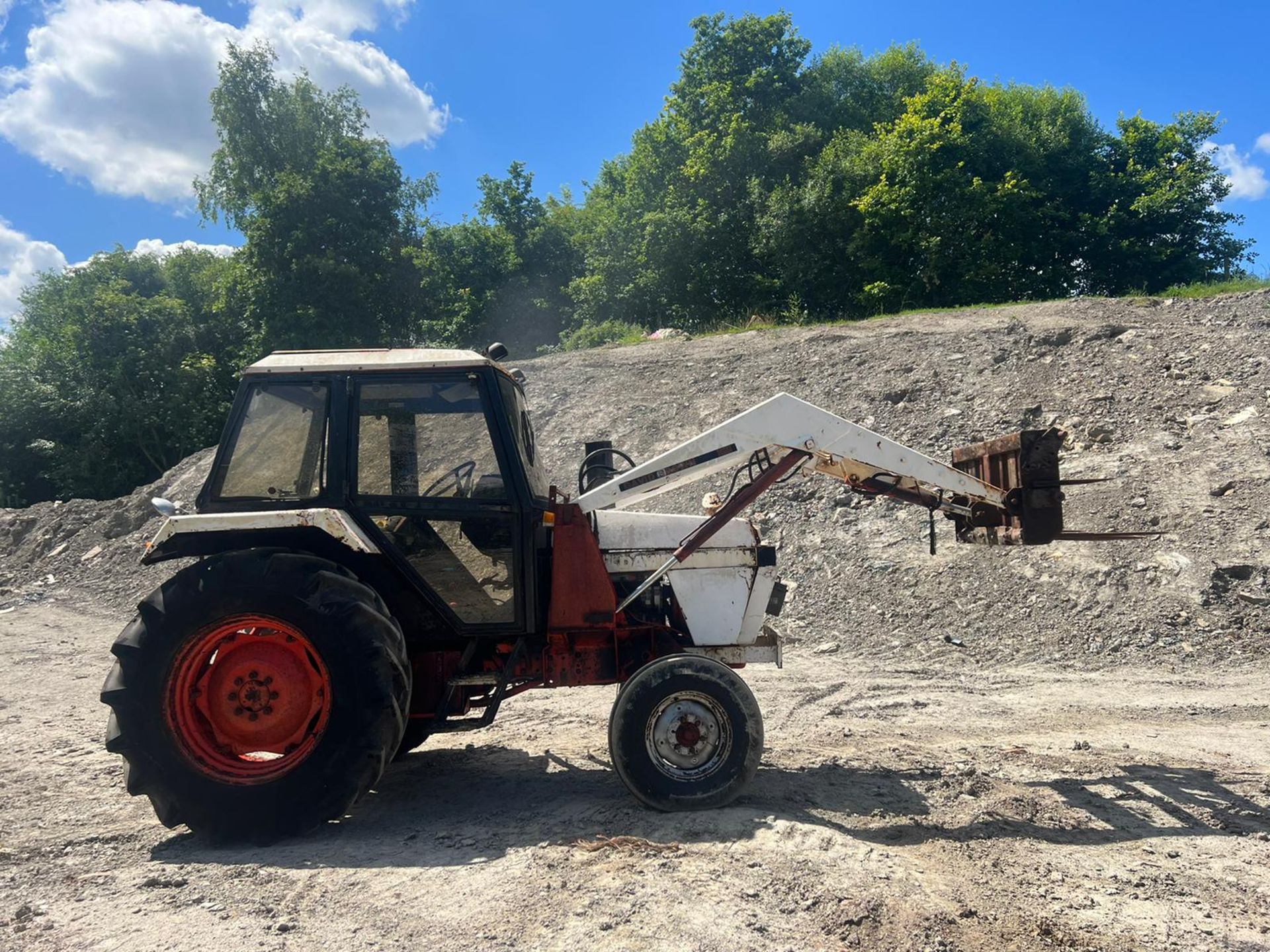 DAVID BROWN 1390 LOADER TRACTOR WITH CAB *PLUS VAT* - Image 5 of 6