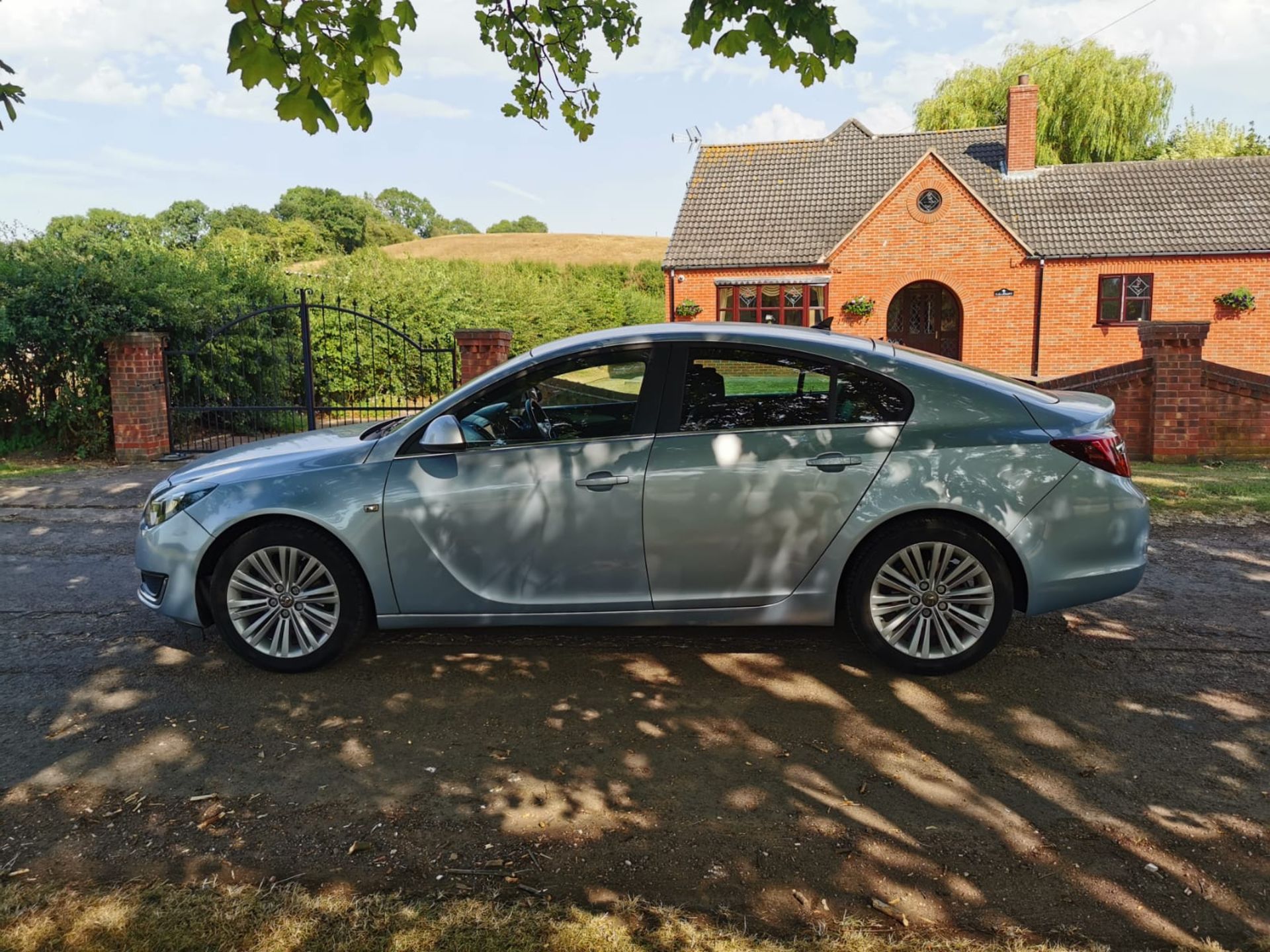 2015 VAUXHALL INSIGNIA DSIGN NAV CDTI ECO SS SILVER HATCHBACK *NO VAT* - Image 4 of 21