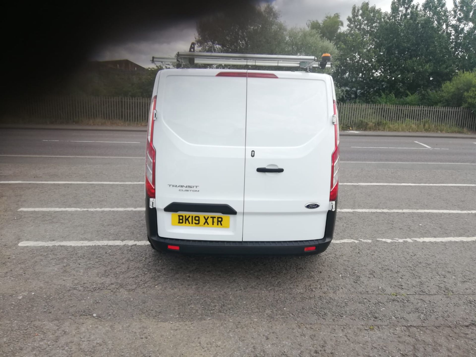 2019 FORD TRANSIT CUSTOM 300 BASE WHITE PANEL VAN, 58k miles *PLUS VAT* - Image 6 of 10