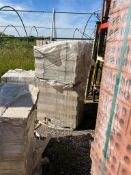 1x PALLET OF LIGHTWEIGHT AERIATED BRICKS (REAR LEFT OF IMAGE) *NO VAT*