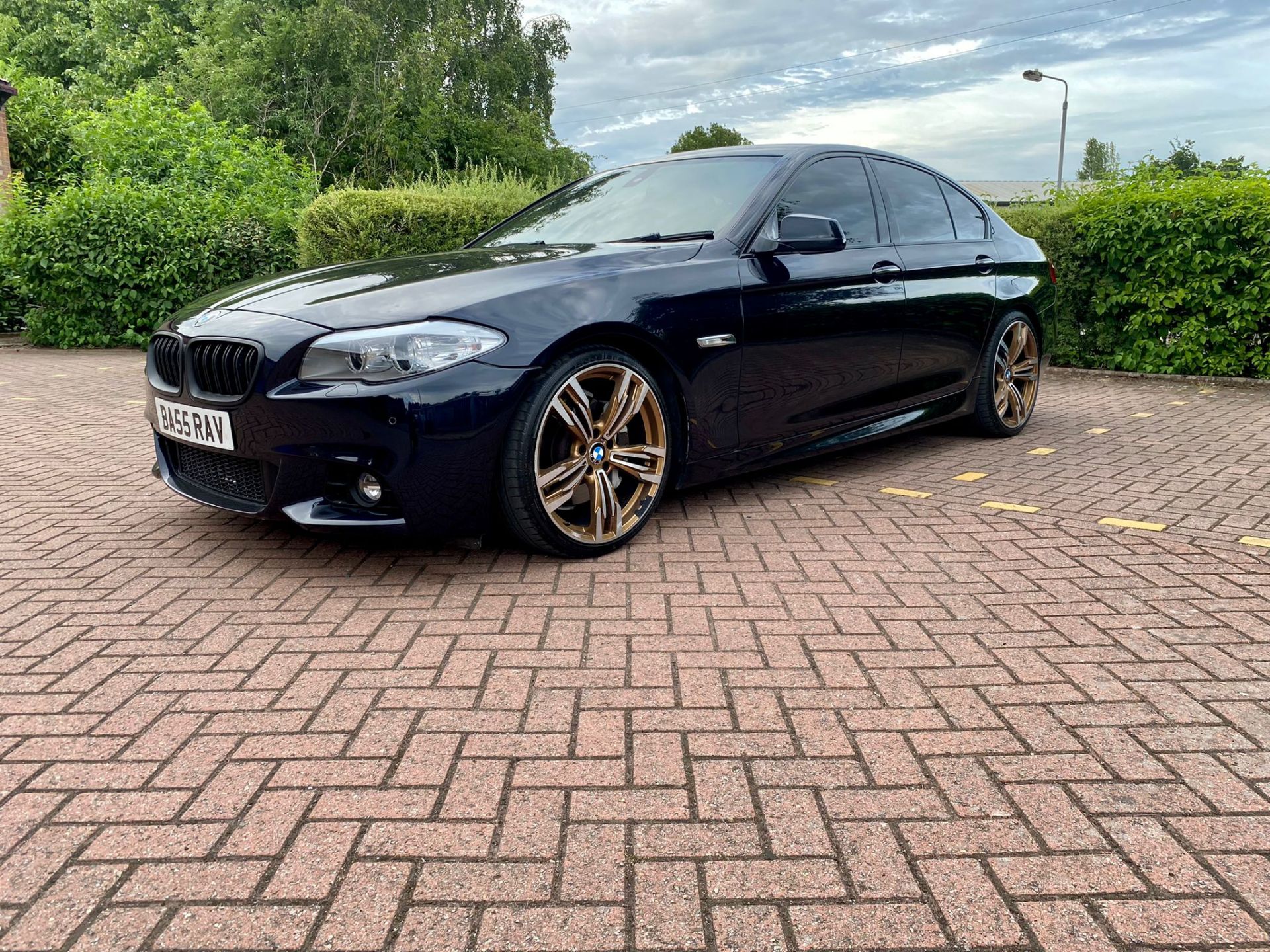 2010 BMW 530D M SPORT AUTO BLACK SALOON *NO VAT* - Image 2 of 8