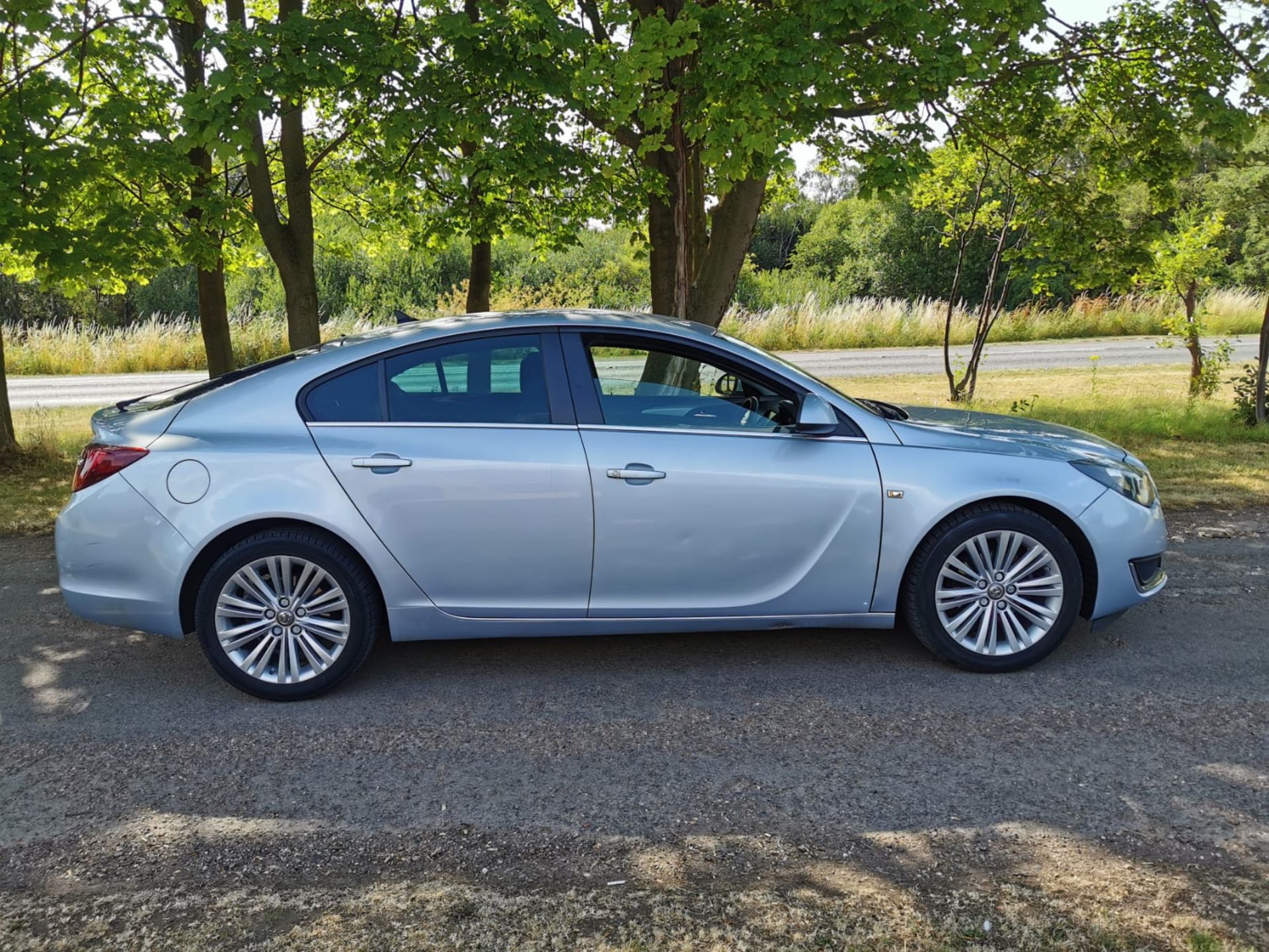 2015 VAUXHALL INSIGNIA DSIGN NAV CDTI ECO SS SILVER HATCHBACK *NO VAT* - Image 8 of 21