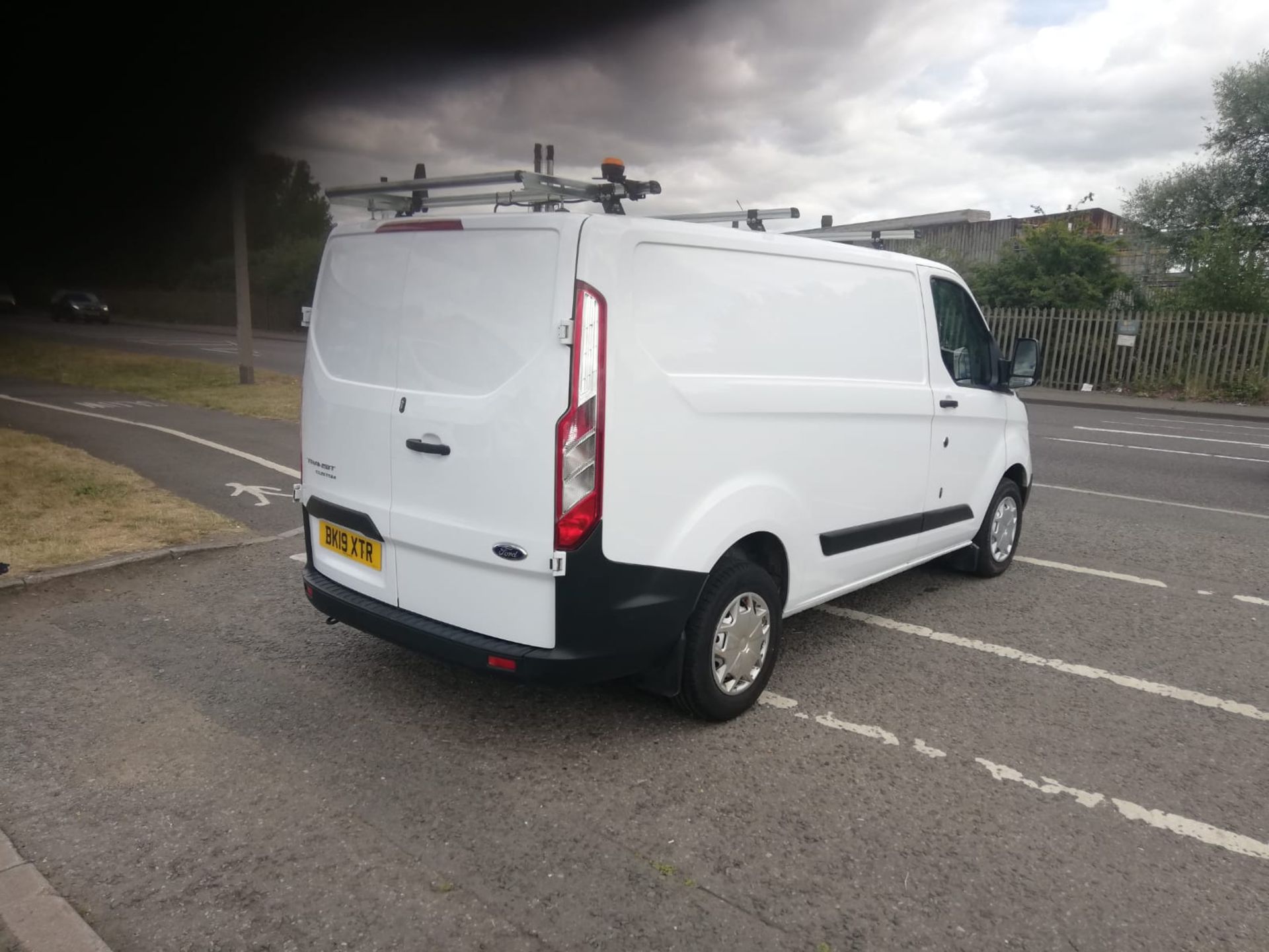 2019 FORD TRANSIT CUSTOM 300 BASE WHITE PANEL VAN, 58k miles *PLUS VAT* - Image 7 of 10