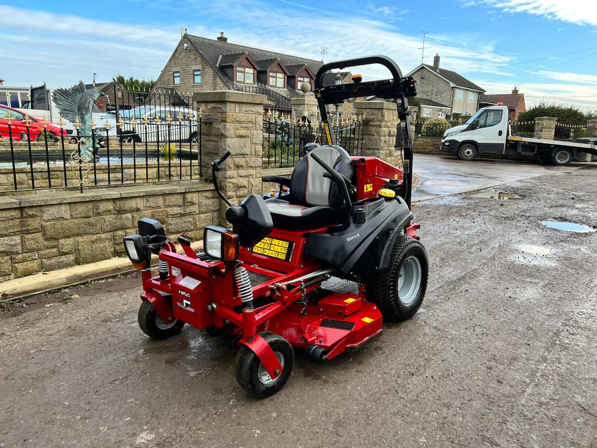 2015 FERRIS IS2500Z ZERO TURN MOWER, RUNS DRIVES AND DIGS, SHOWING A LOW 1134 HOURS *PLUS VAT* - Image 2 of 14