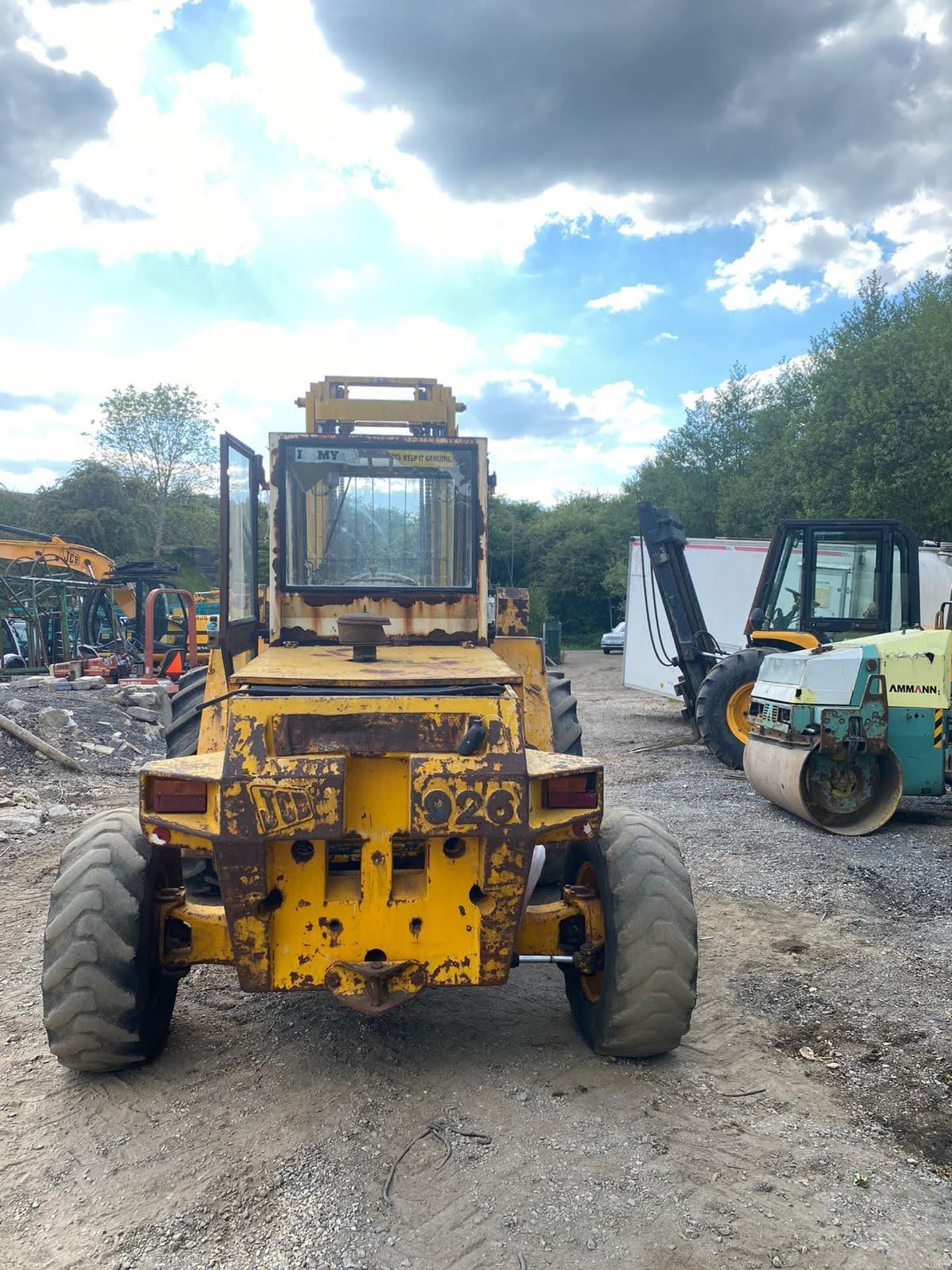 JCB 926 4 WHEEL DRIVE ROUGH TERRAIN FORK LIFT, RUNS, WORKS AND LIFTS *PLUS VAT* - Image 4 of 7