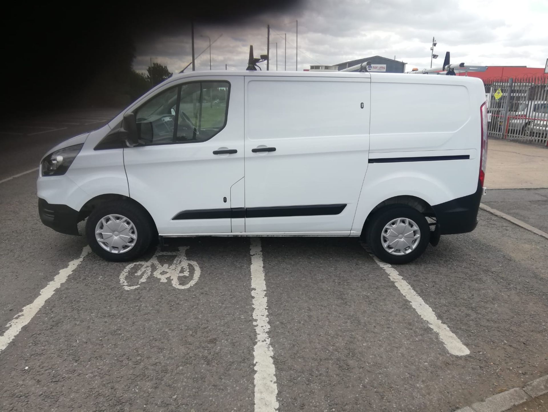 2019 FORD TRANSIT CUSTOM 300 BASE WHITE PANEL VAN, 58k miles *PLUS VAT* - Image 4 of 10