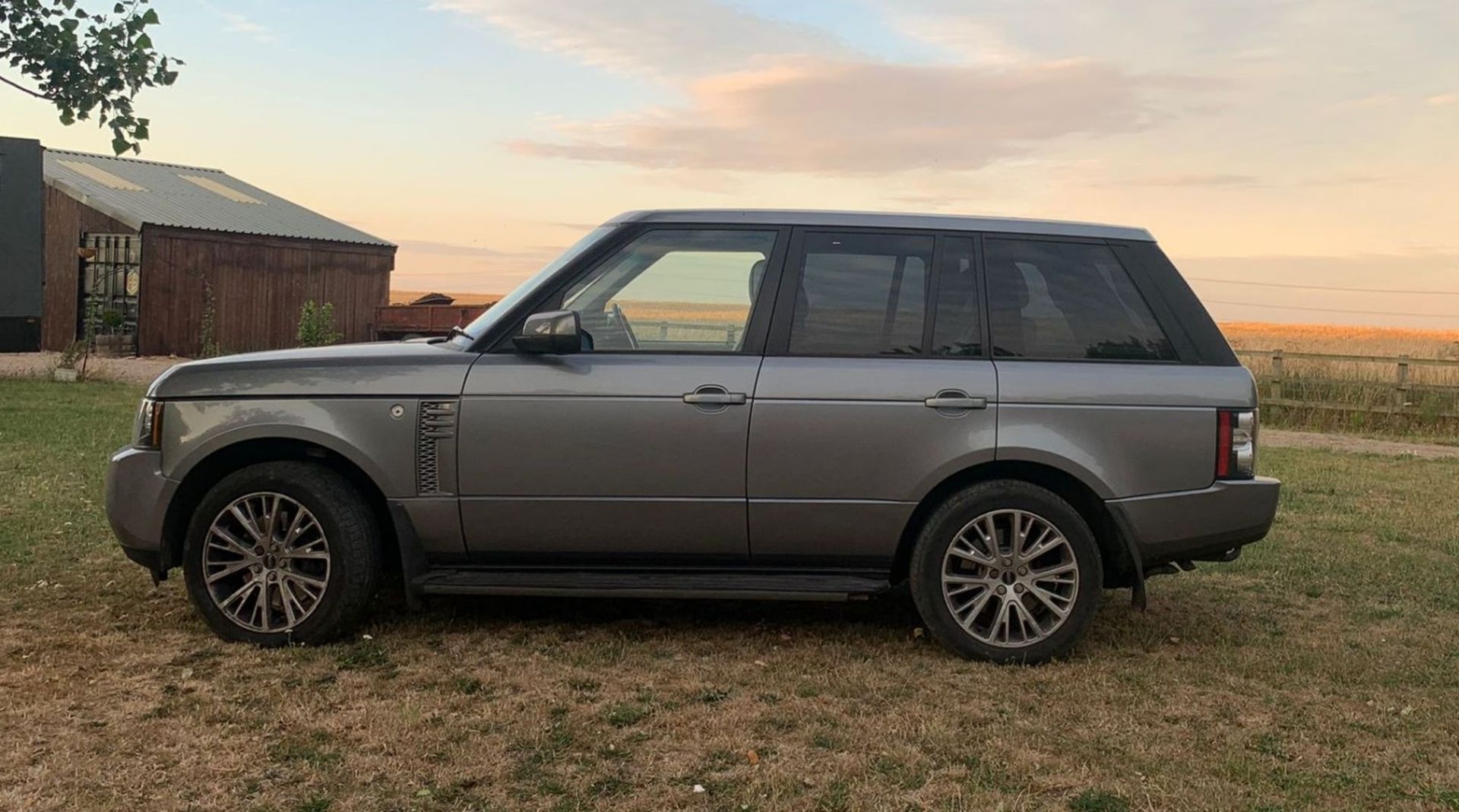 2012 LAND ROVER RANGE ROVER WESTMINSTER TDV8 A GREY ESTATE *NO VAT* - Image 2 of 16