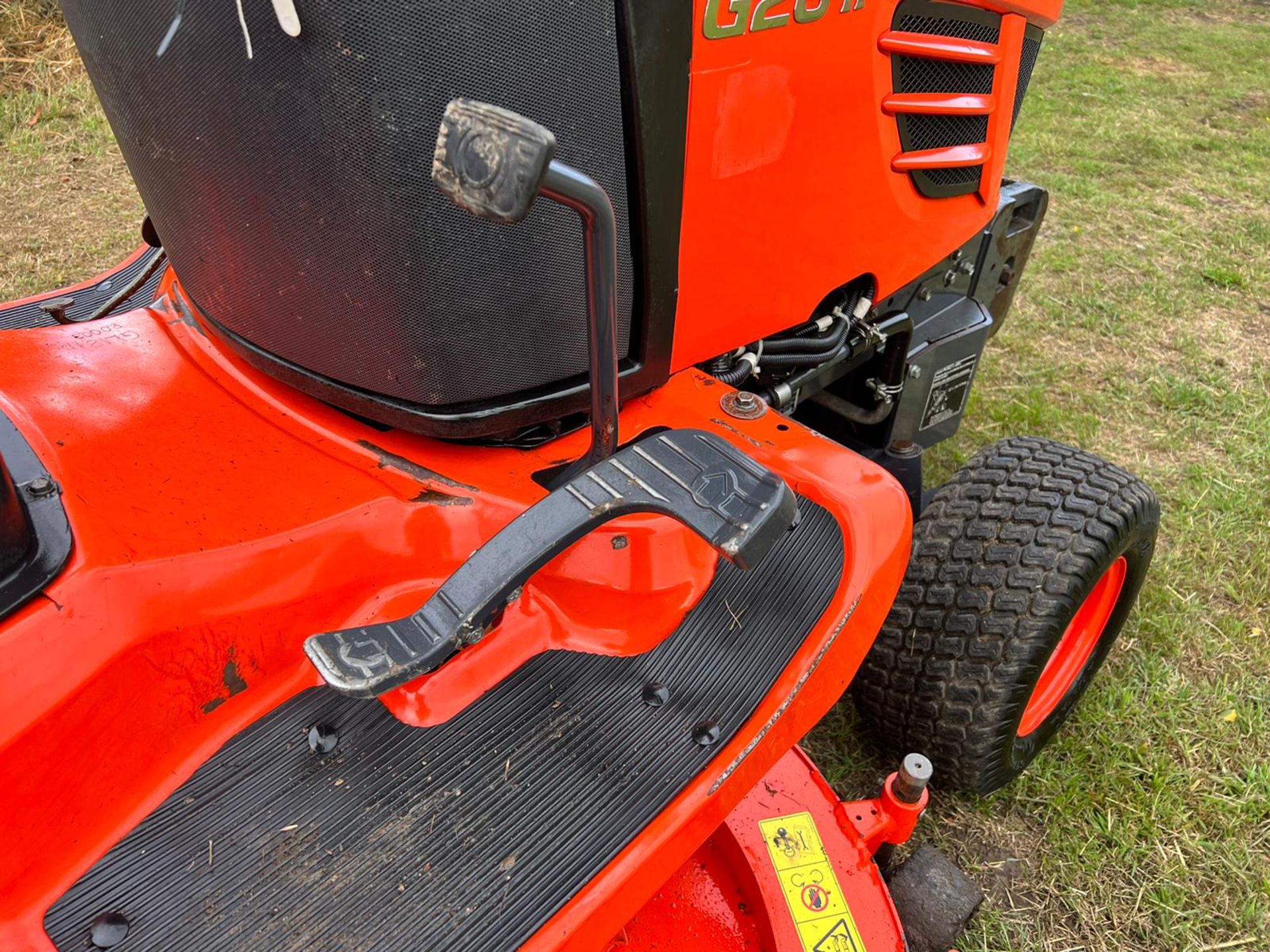 2014 Kubota G26-II Diesel High Tip Ride On Mower *PLUS VAT* - Image 15 of 20