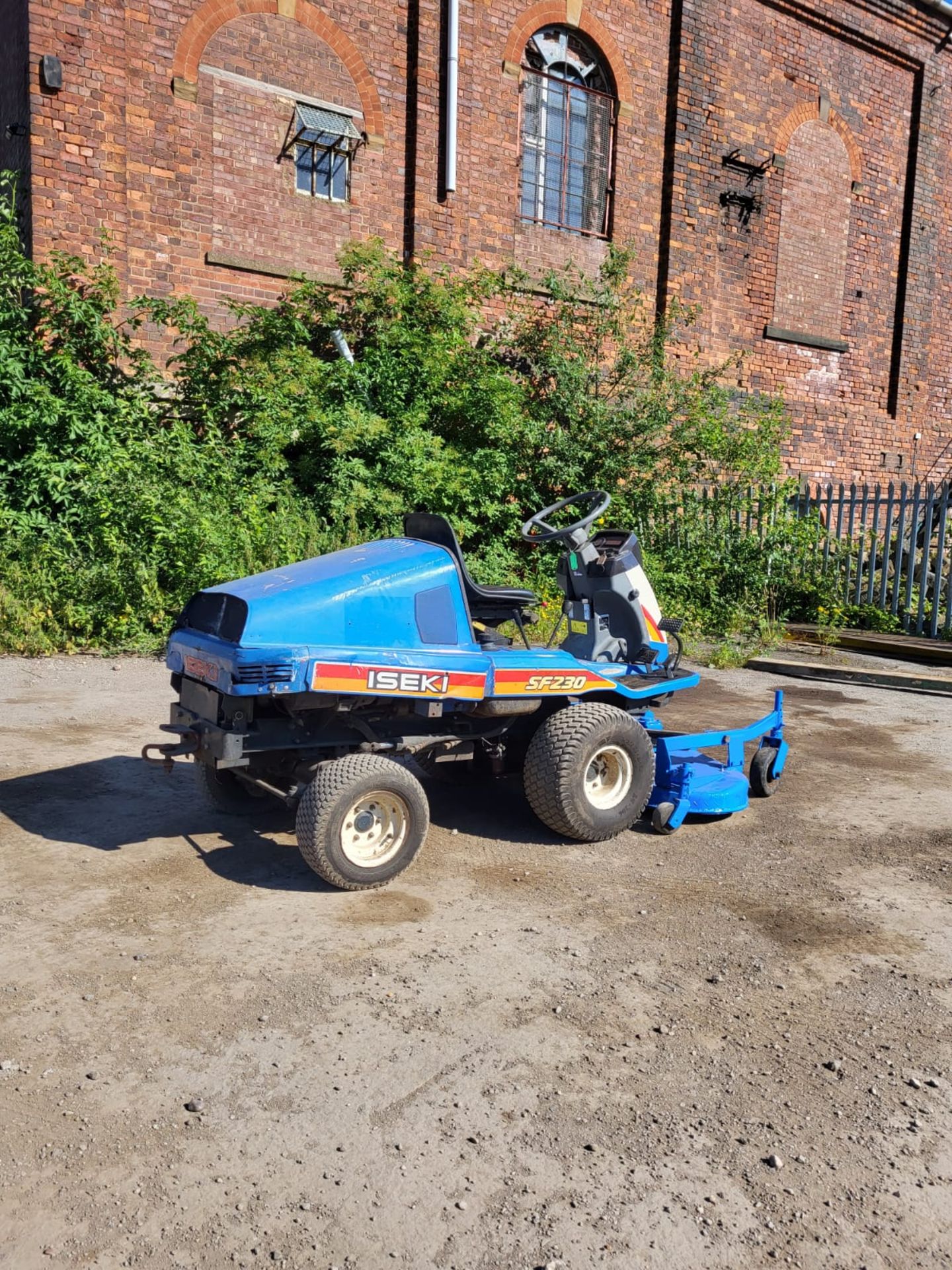 Iseki SF230 Out Front Mower 4WD *NO VAT*