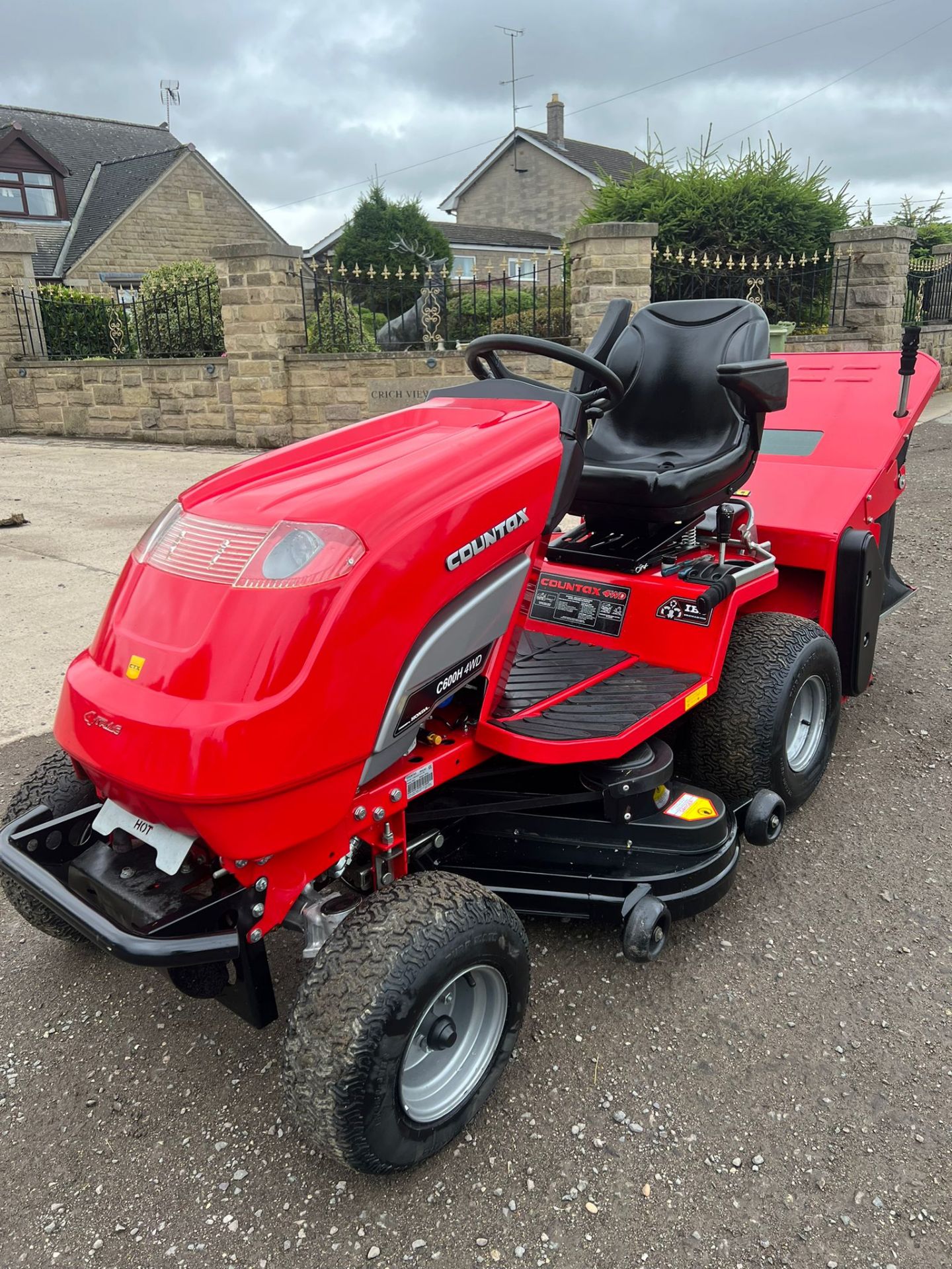 COUNTAX C600H RIDE ON LAWN MOWER 4 WHEEL DRIVE *PLUS VAT*