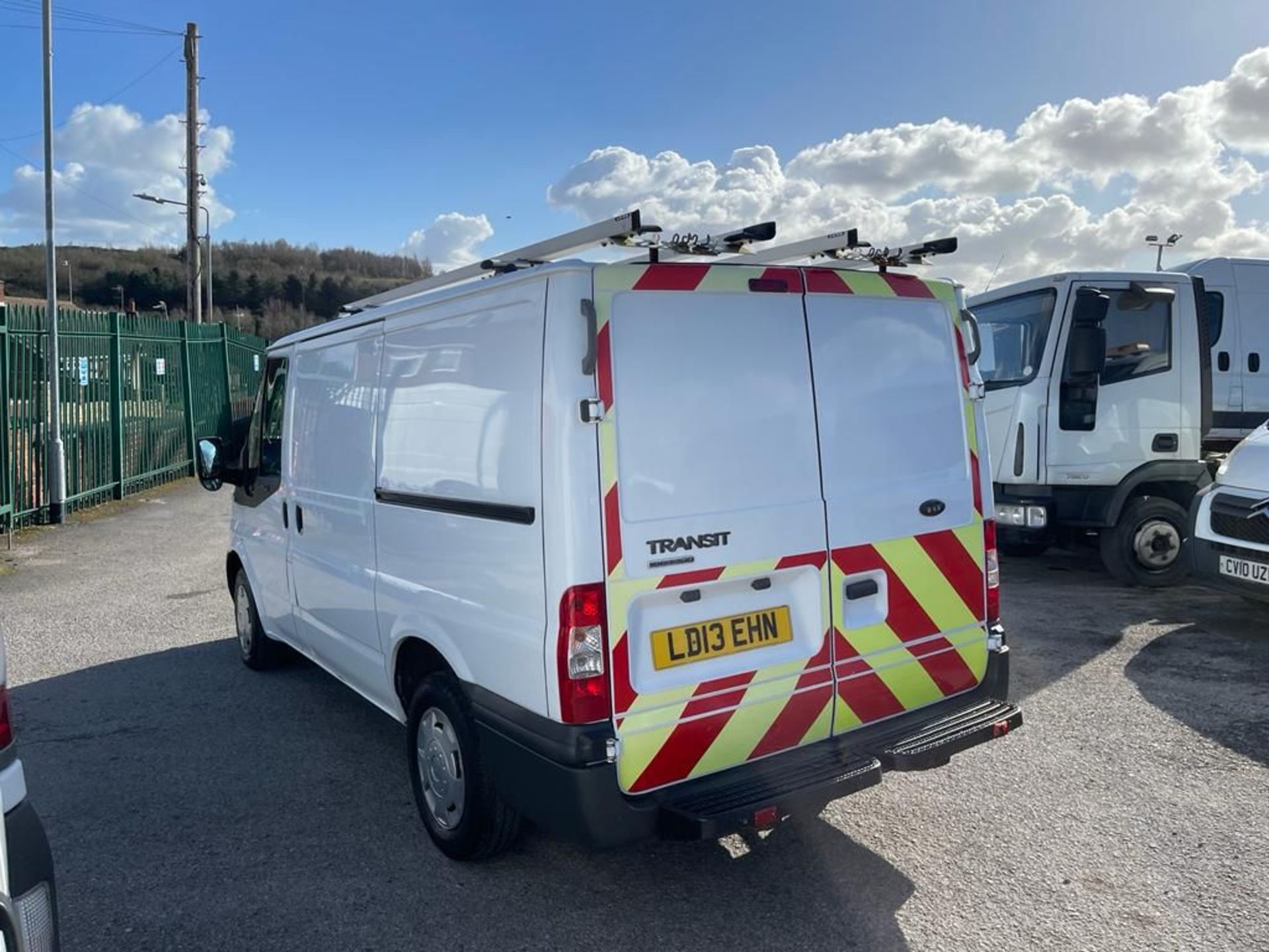 2013 FORD TRANSIT 100 T300 FWD WHITE PANEL VAN, 96,493 MILES, 2.2 DIESEL *NO VAT* - Image 4 of 14