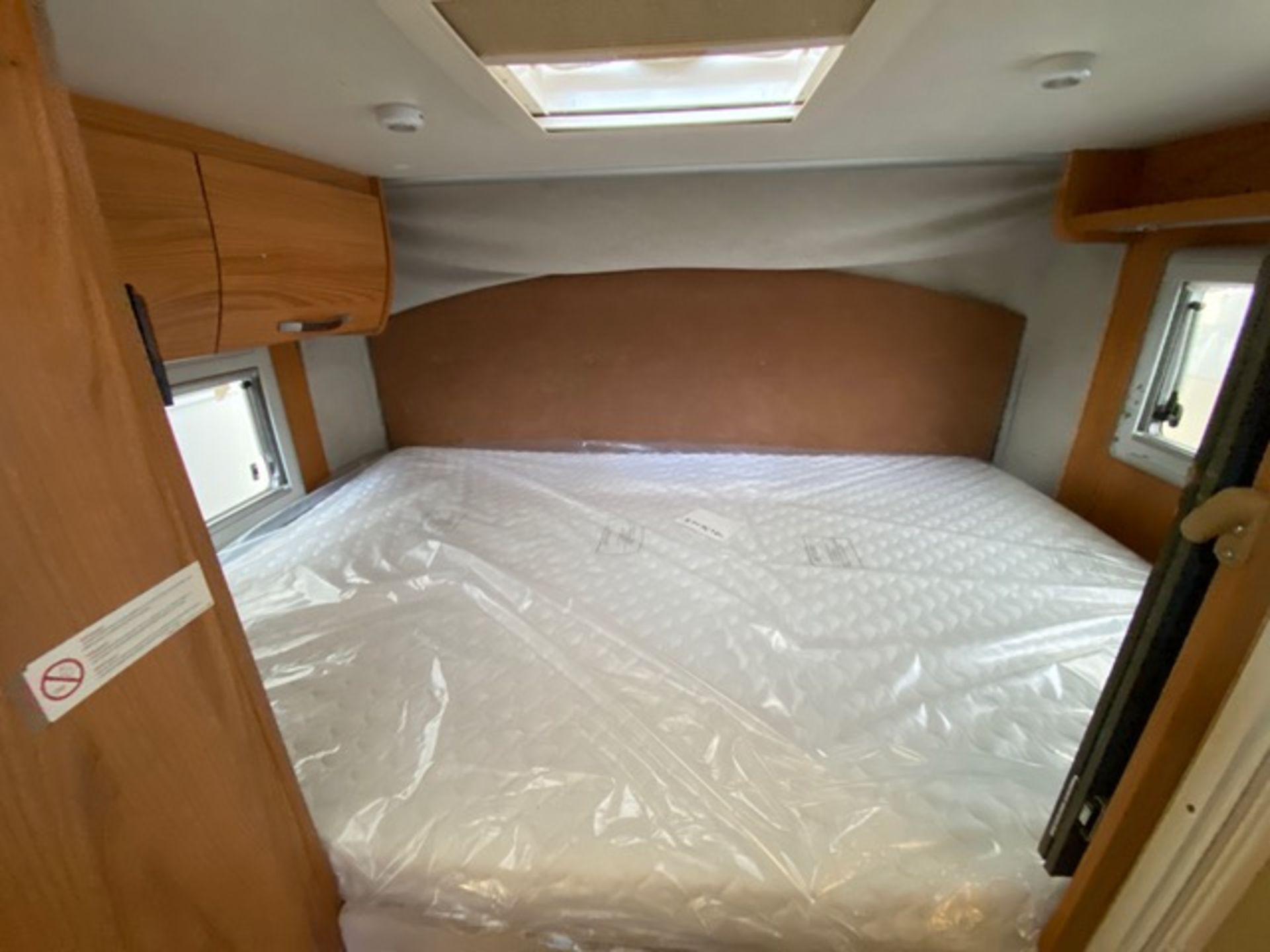 2008 BUSTNER ELEGANCE i821 6 BERTH MOTORHOME, 49,560 MILES, SEMI AUTO *NO VAT* - Image 4 of 8