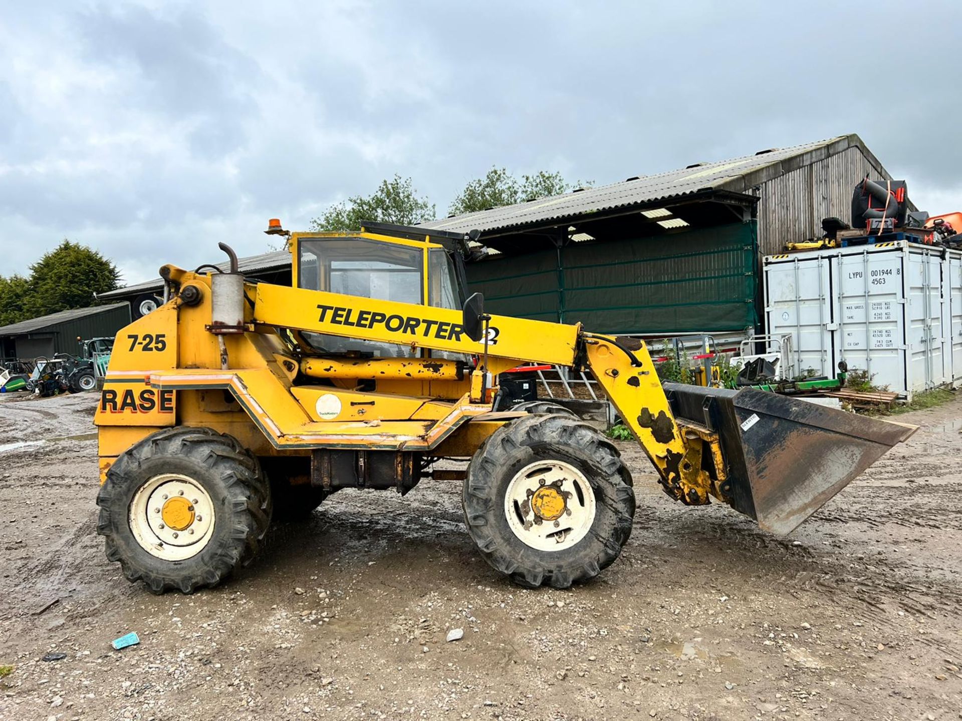 SANDERSON 725 4WD TELEHANDLER WITH PALLET FORKS AND BUCKET *PLUS VAT* - Image 5 of 21