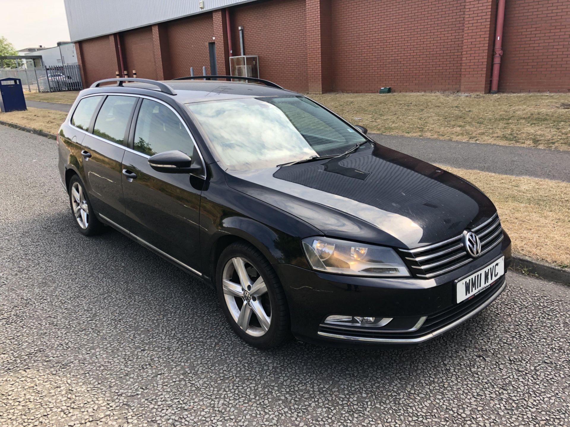 2011 VOLKSWAGEN PASSAT SE BLUEMOTION TECH TDI BLACK ESTATE *NO VAT* - Image 2 of 9