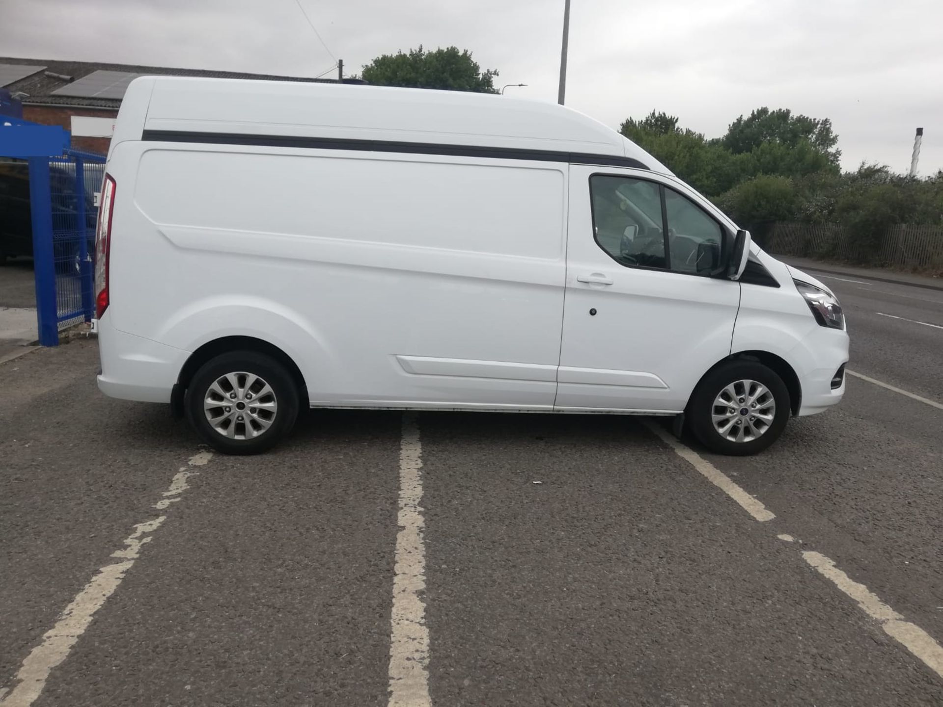 2018/68 FORD TRANSIT CUSTOM 300 LIMITED WHITE PANEL VAN *PLUS VAT* - Image 4 of 10