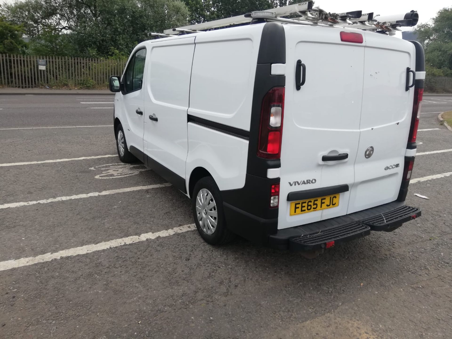 2015/65 VAUXHALL VIVARO 2900 CDTI ECOFLEX WHITE PANEL VAN *PLUS VAT* - Image 8 of 10