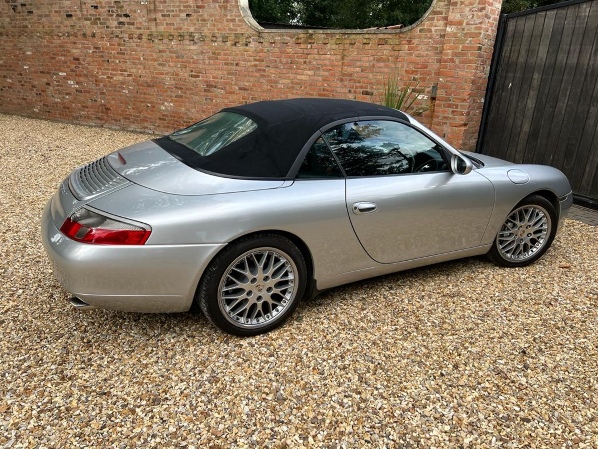 1999 PORSCHE 911 CARRERA 4 3.6 TIPTRONIC S SILVER CONVERTIBLE *NO VAT* - Image 10 of 28