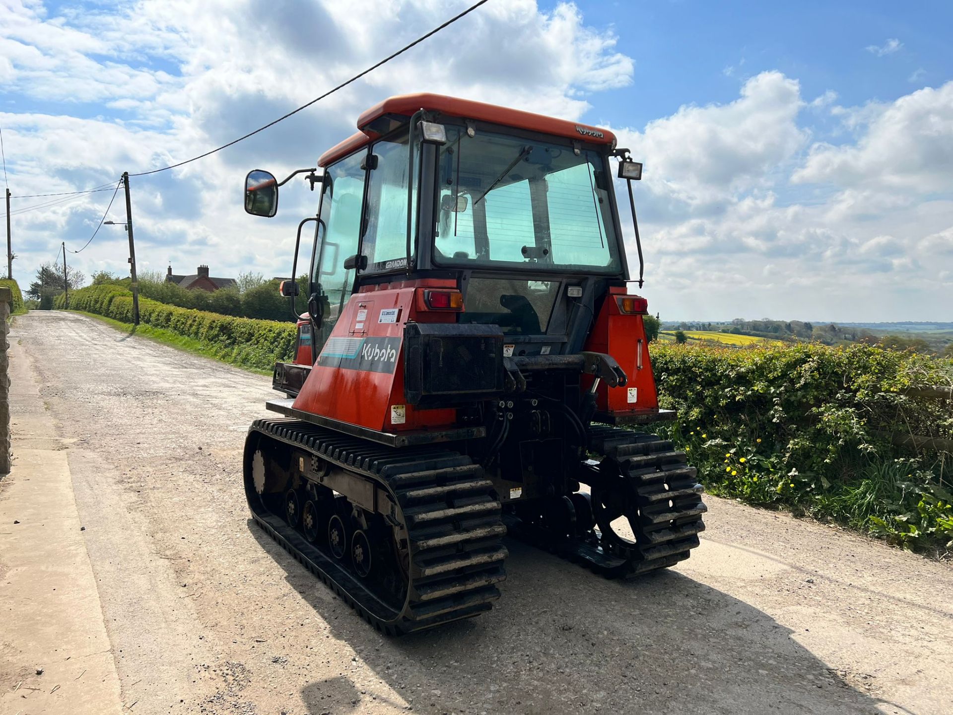 Kubota KM-90D Tracked Tractor, Runs And Drives, Showing A Low 1494 Hours! *PLUS VAT* - Image 3 of 20