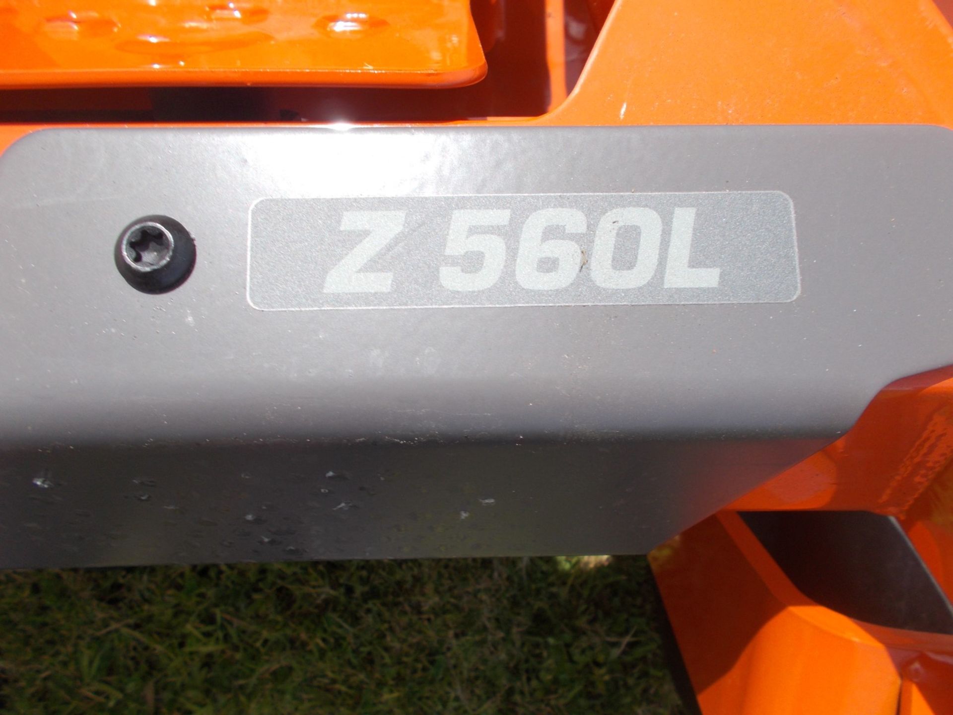 NEW AND UNUSED 2022 HUSQVARNA 560L ZERO-TURN RIDE ON LAWN MOWER *PLUS VAT* - Image 11 of 15